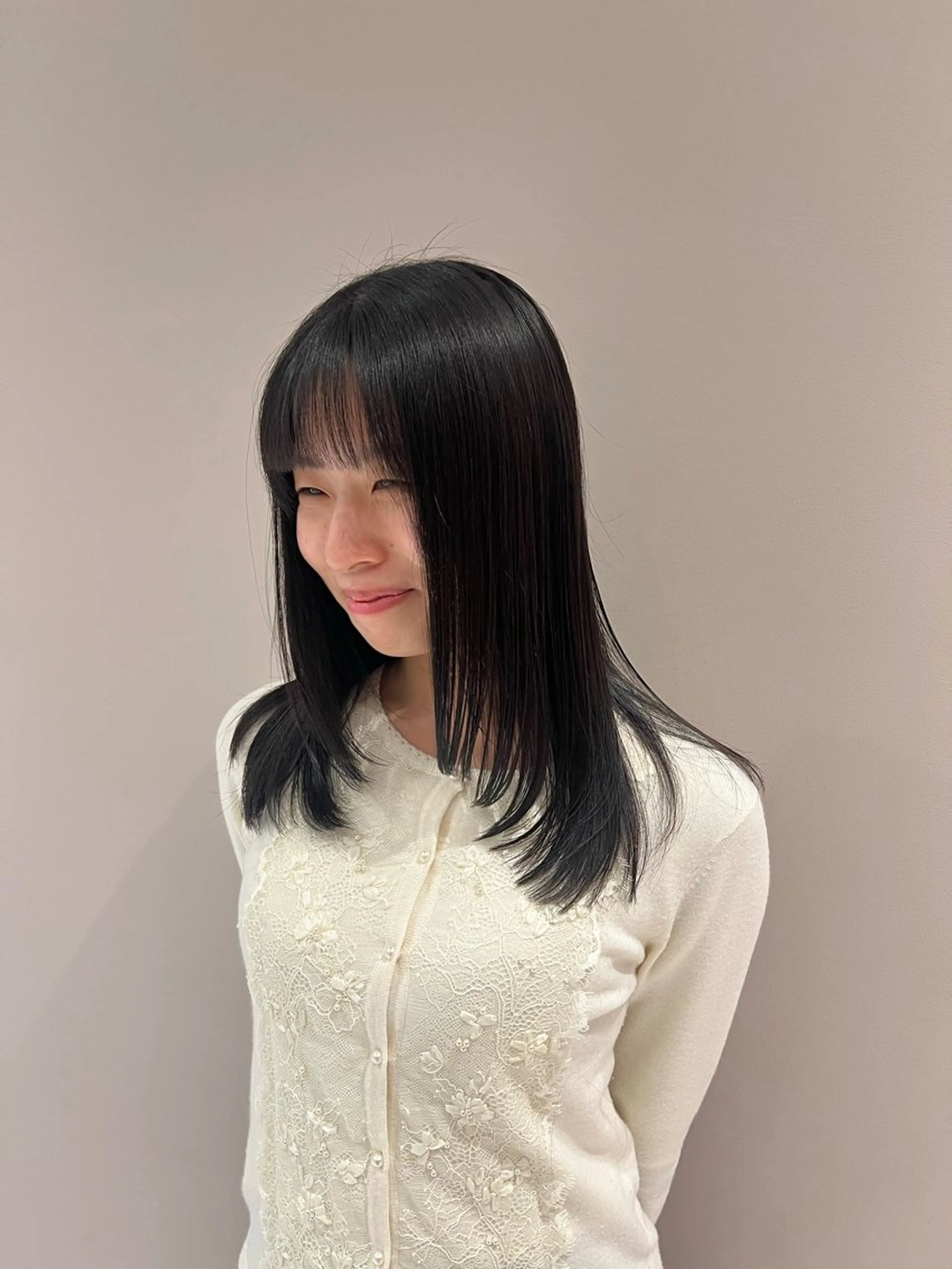 ミディアム レイヤーカット Luca  lino:a所属・山田 恭華 /パーマのヘアスタイル
