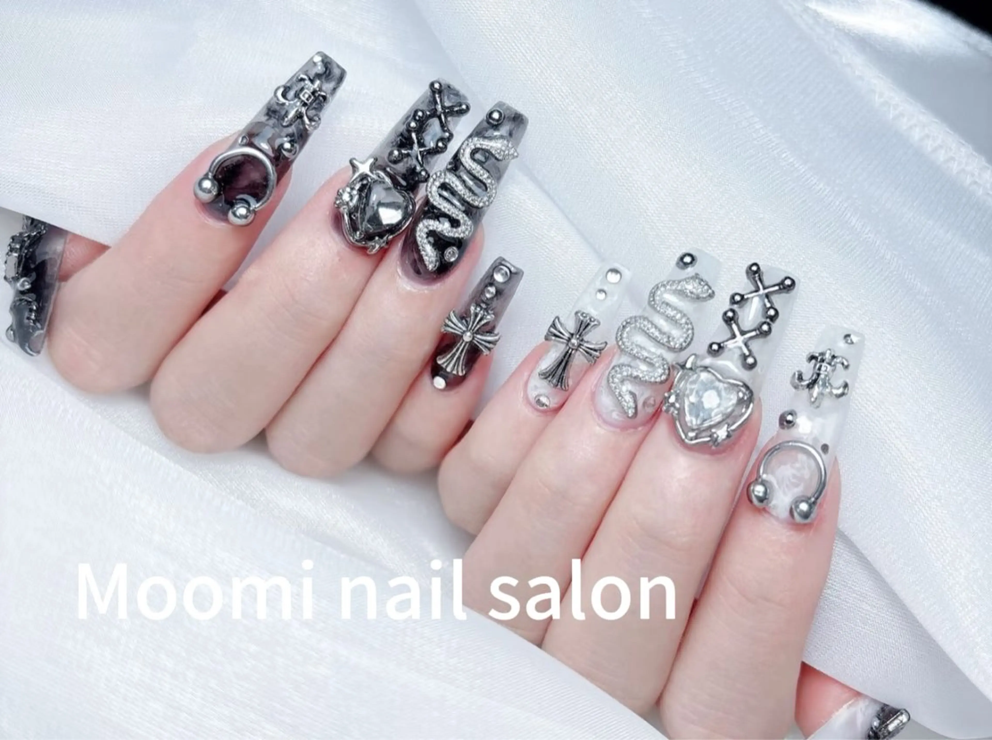 ロング Moomi あずりのネイルデザイン