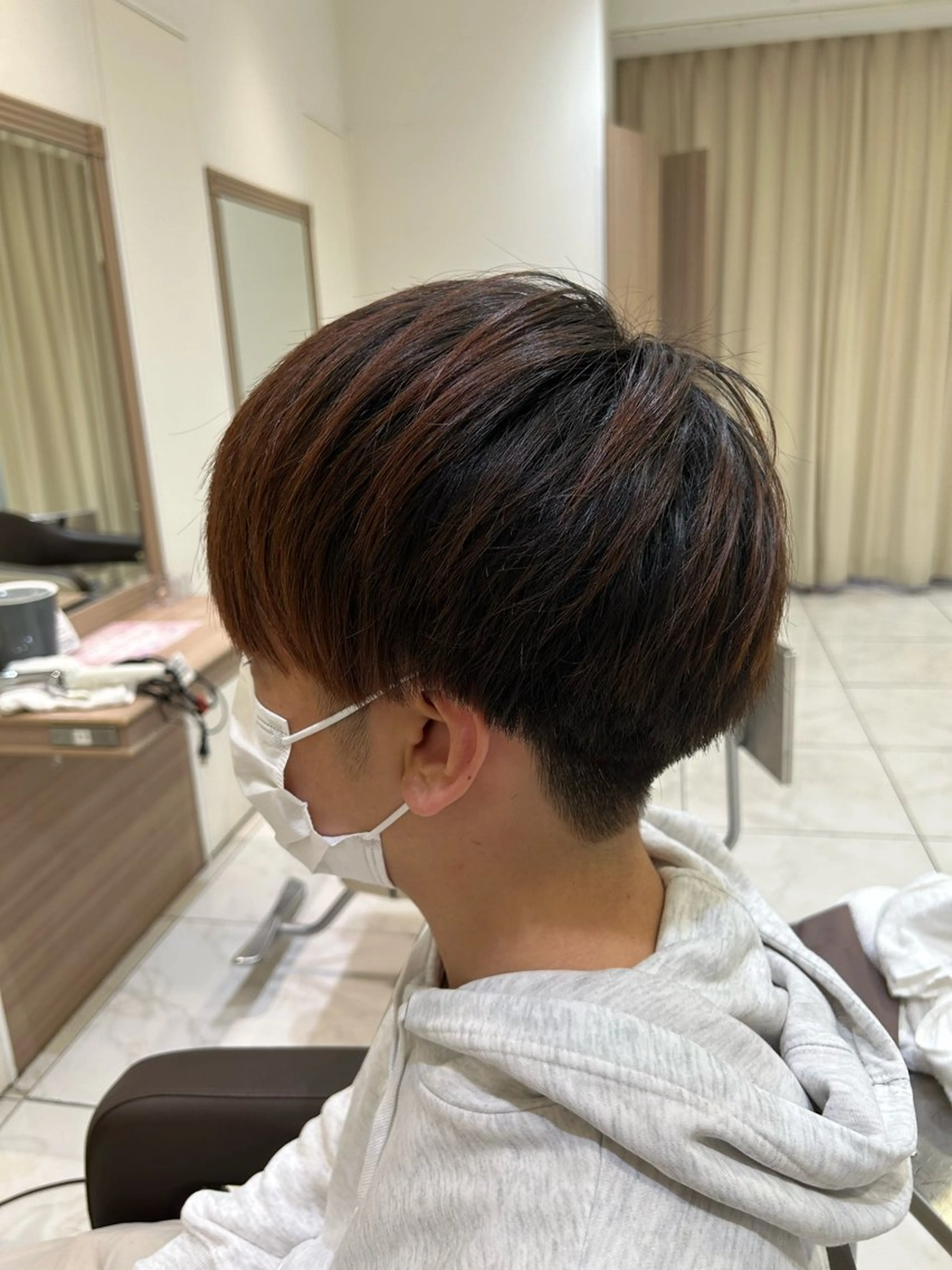 ショート メンズ ハイトーン/レイヤー 藤田健太郎のヘアスタイル