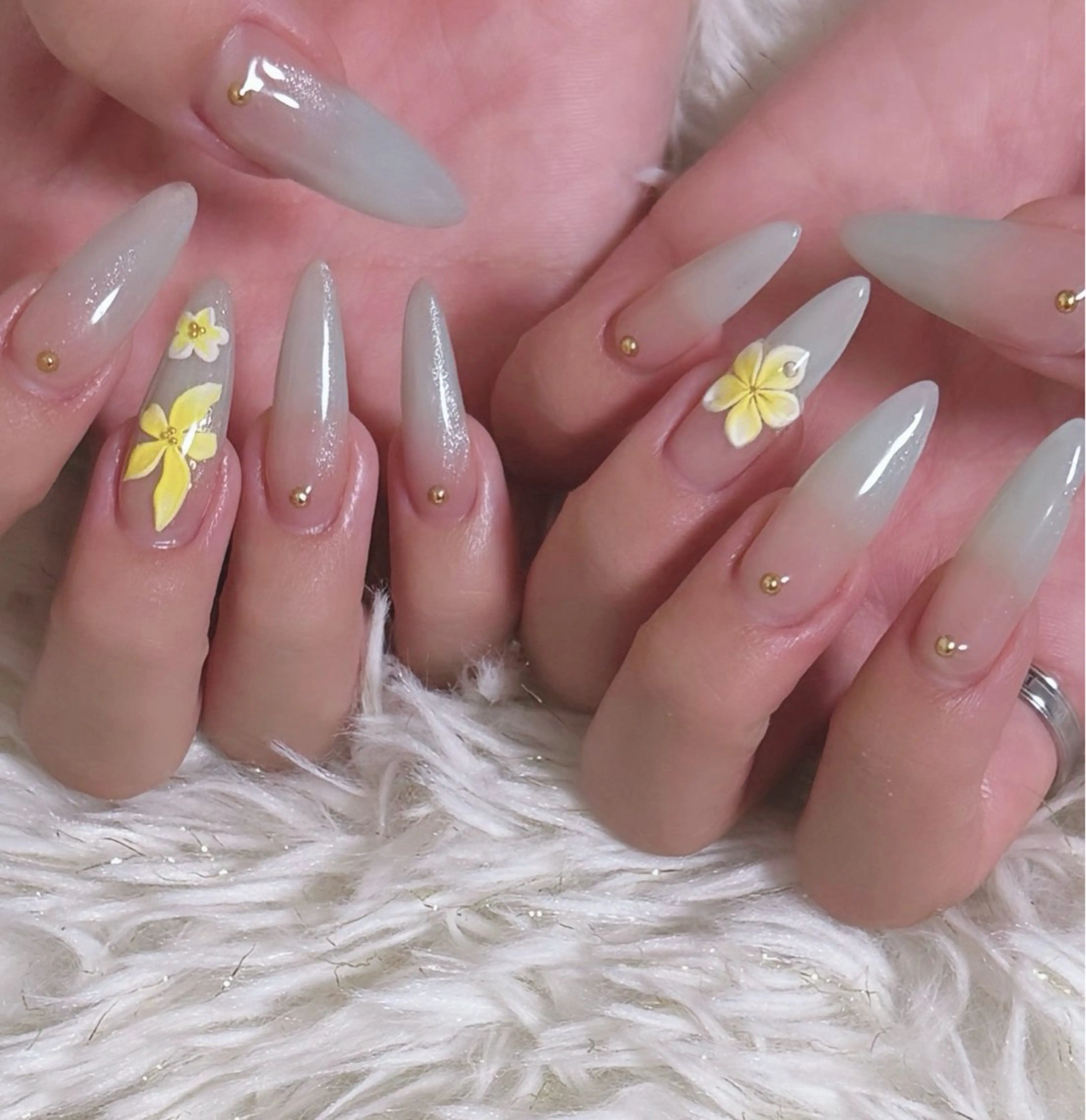 ネイル グラデーション ハンドネイル brodia nails m_riのネイルデザイン