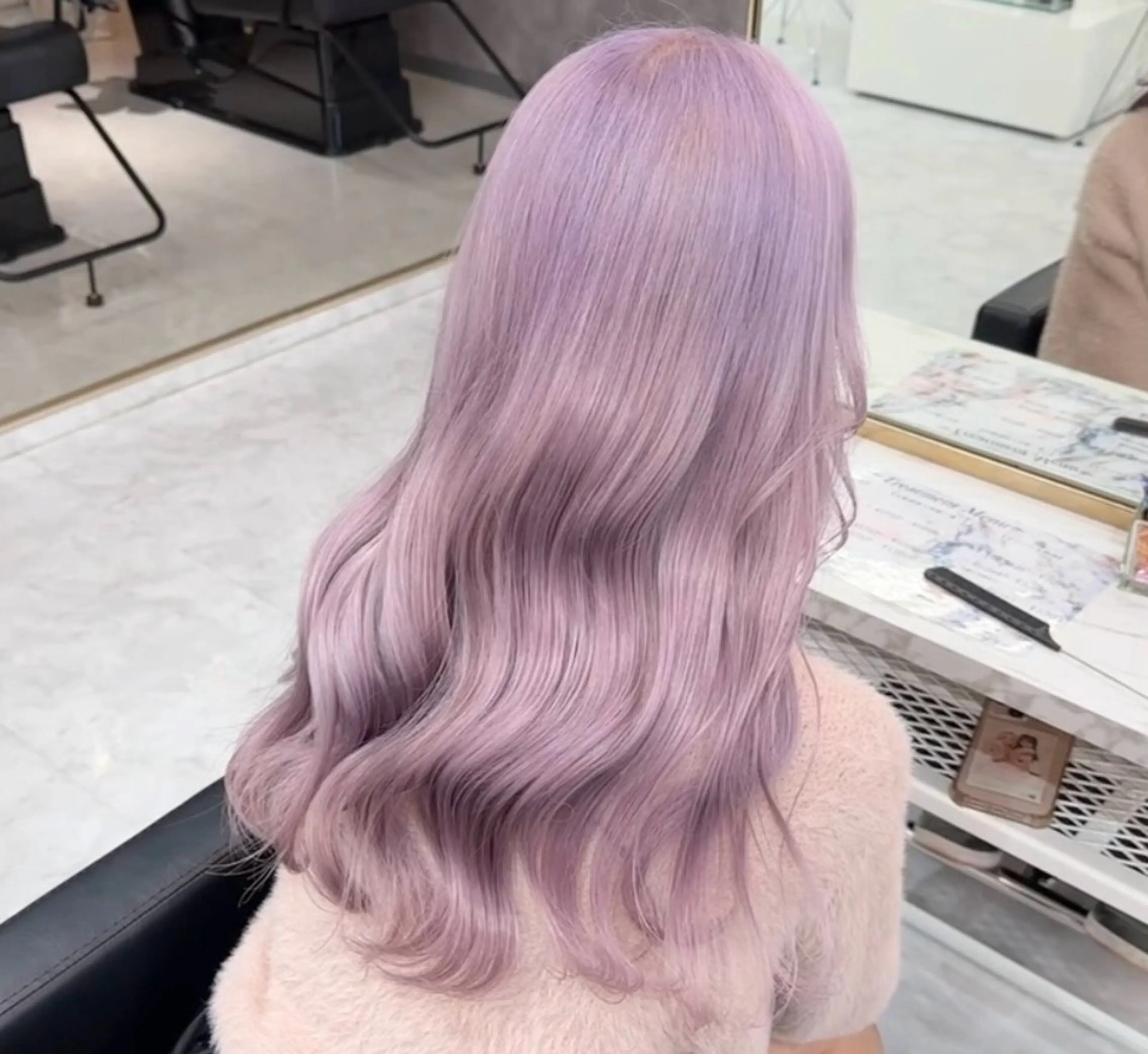 カラー 漆畑 莉奈のヘアスタイル