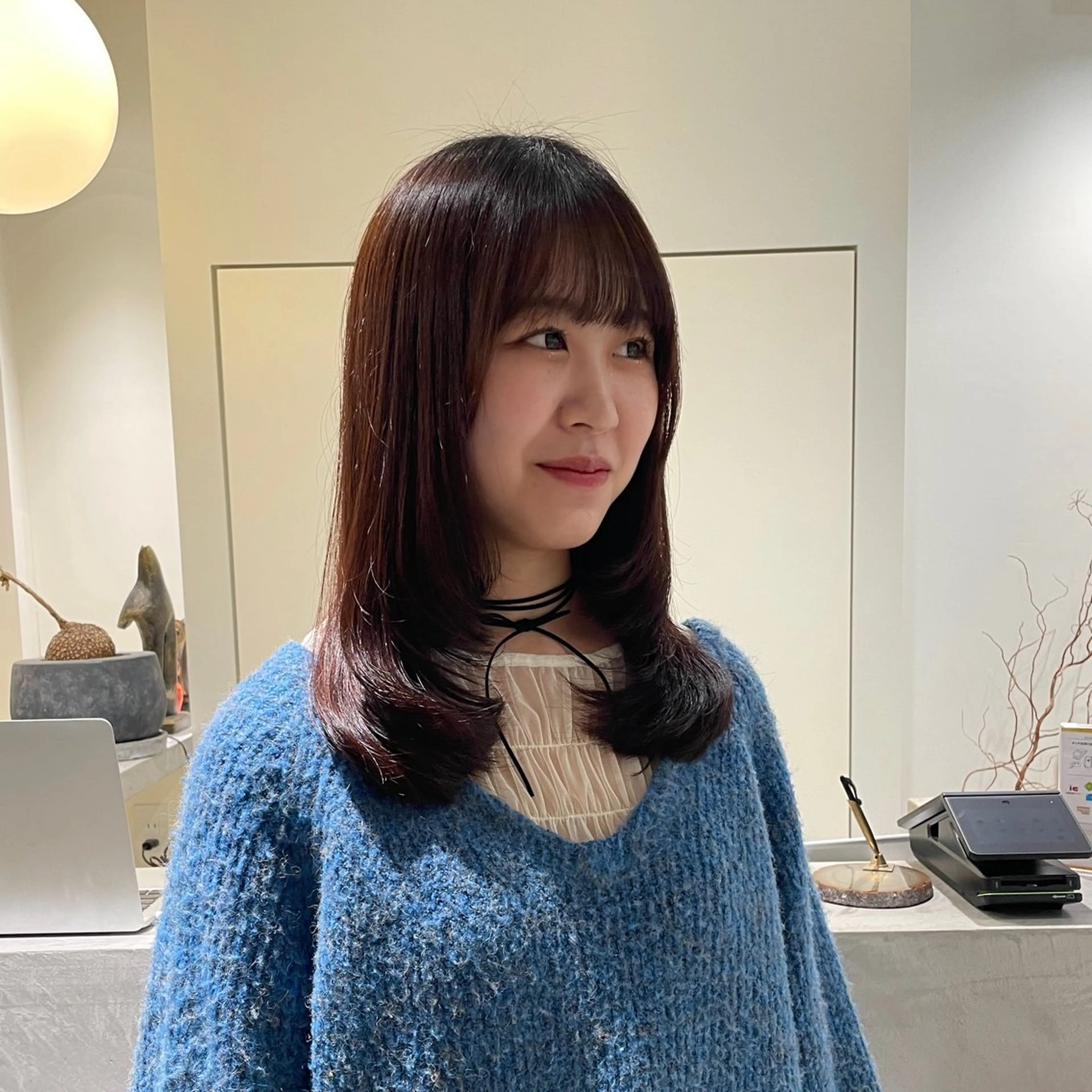 セミロング レイヤーカット 安西 香利奈のヘアスタイル