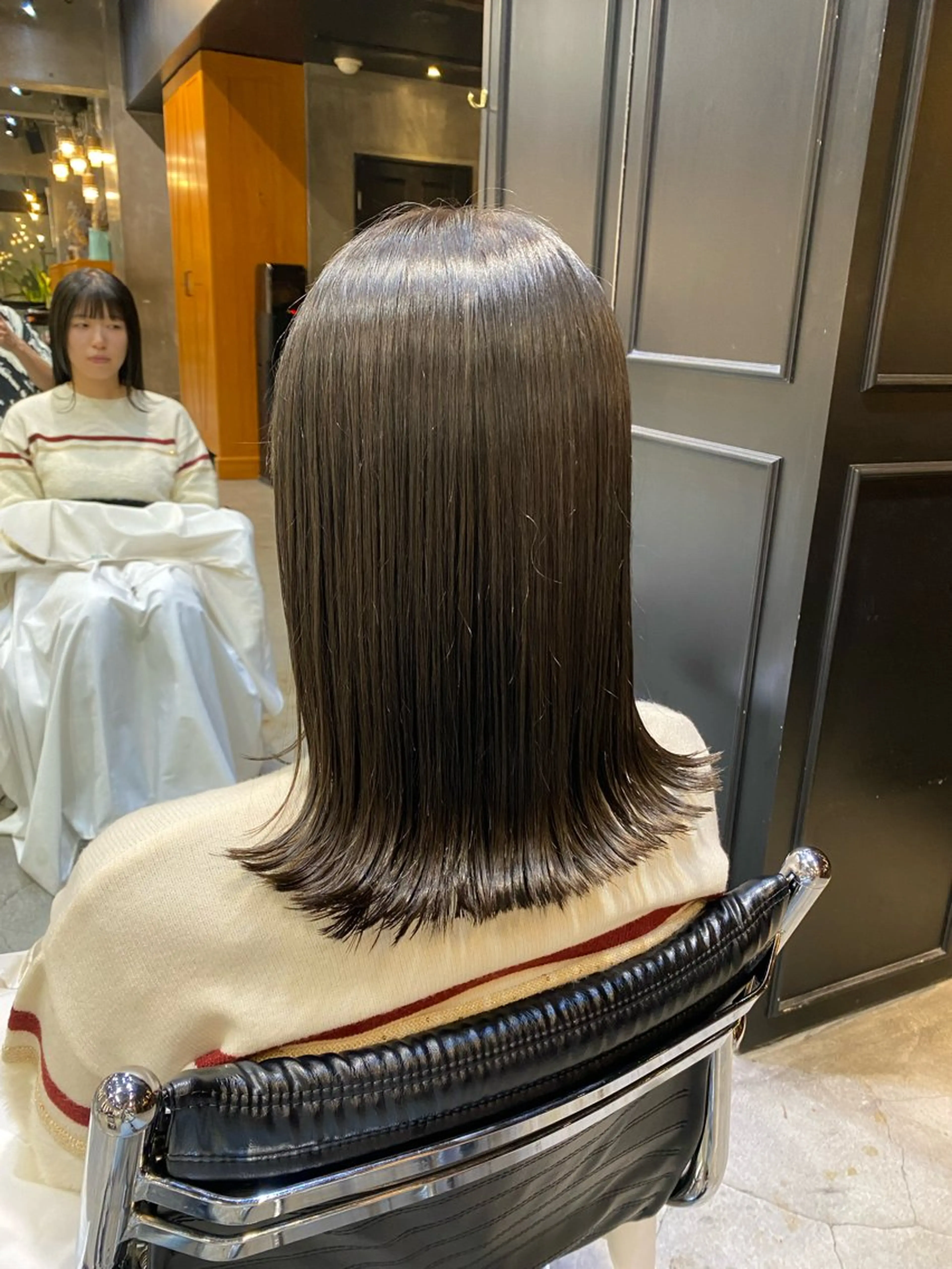 ミディアム カラー グレージュ カーキグレージュ カット ヘアカラー ブリーチなしダブル カラー🧸🐺陽介のヘアスタイル