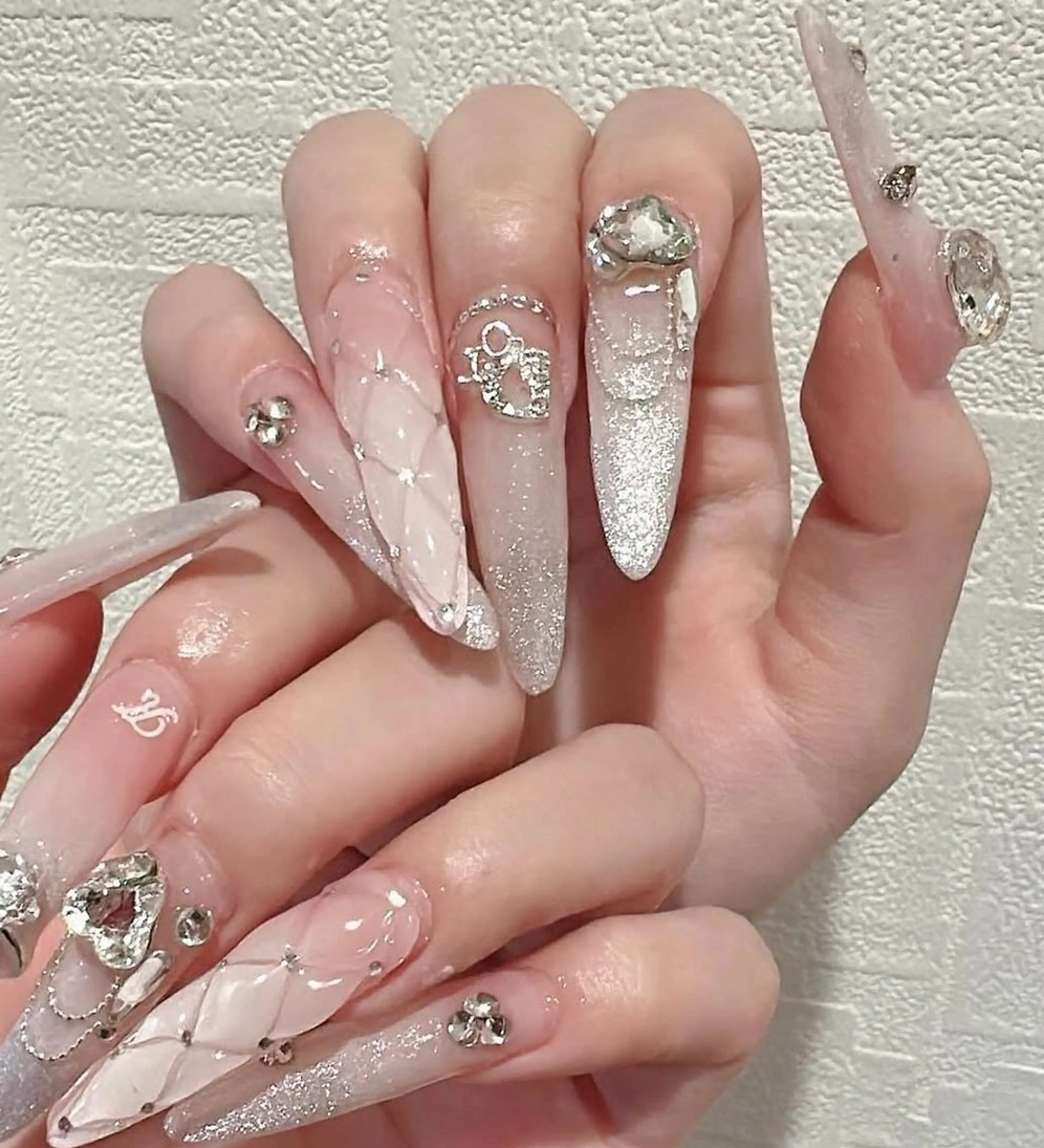 ネイル ハンドネイル スカルプ専門鈴木 里奈のネイルデザイン