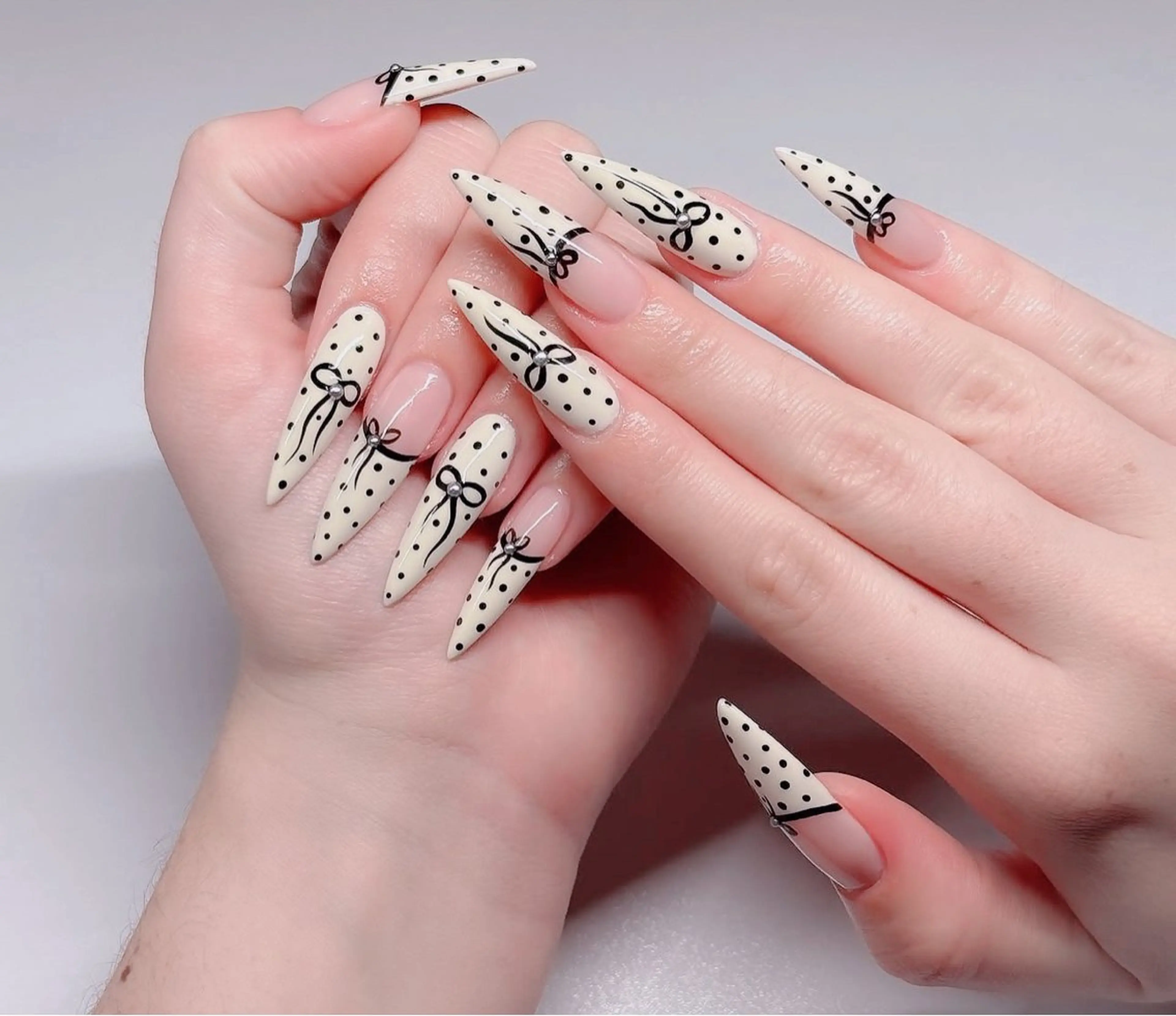 ネイル オーロラネイル フレンチネイル ジェルネイル ハロウィン キラキラネイル ハンドネイル H.baby Nail Salon所属・H.baby Nail Salonのネイルデザイン