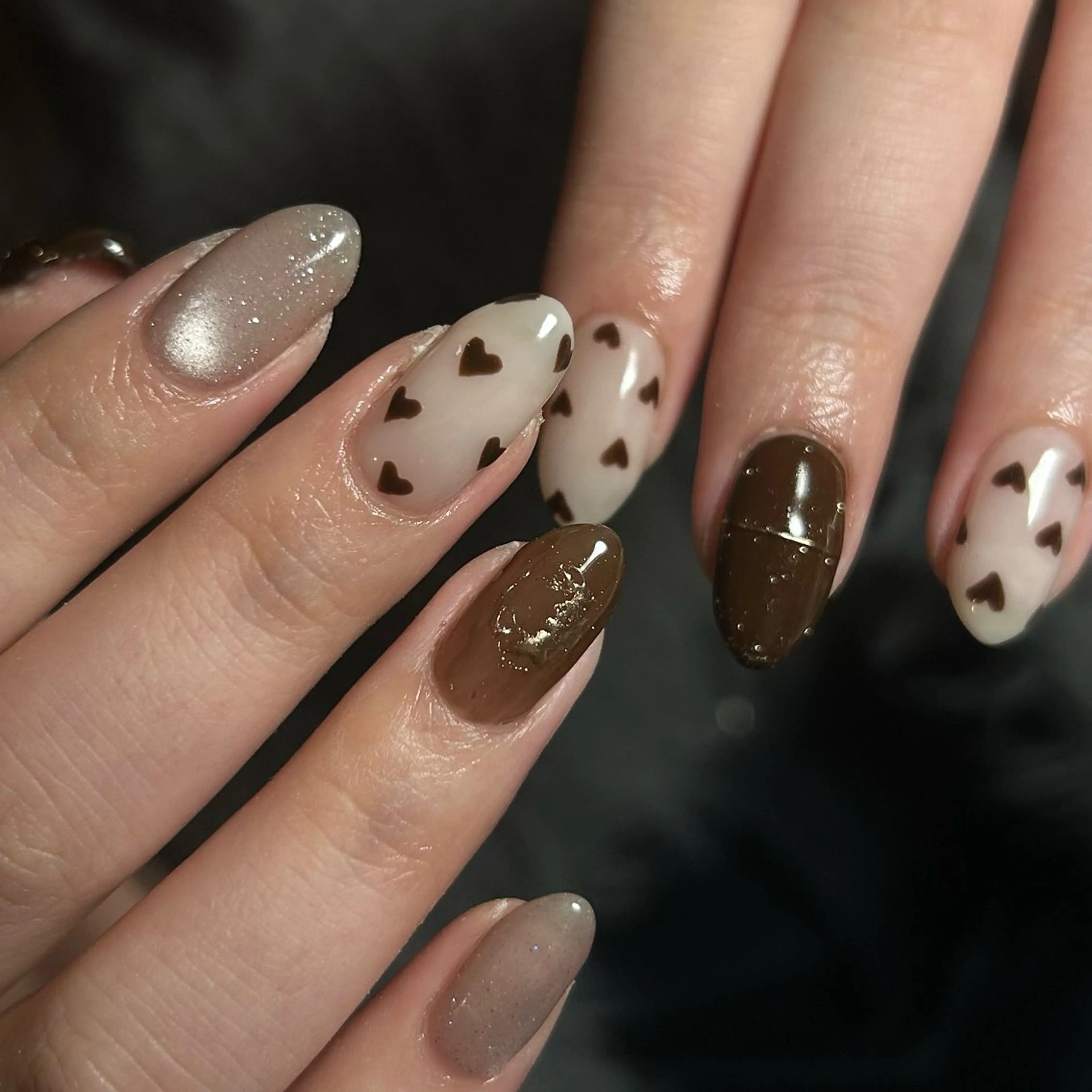 ネイル ブラウン ゴールド ハート 韓国ネイル マグネットネイル ハンドネイル nail salon ideal所属・ideal wakanaのネイルデザイン