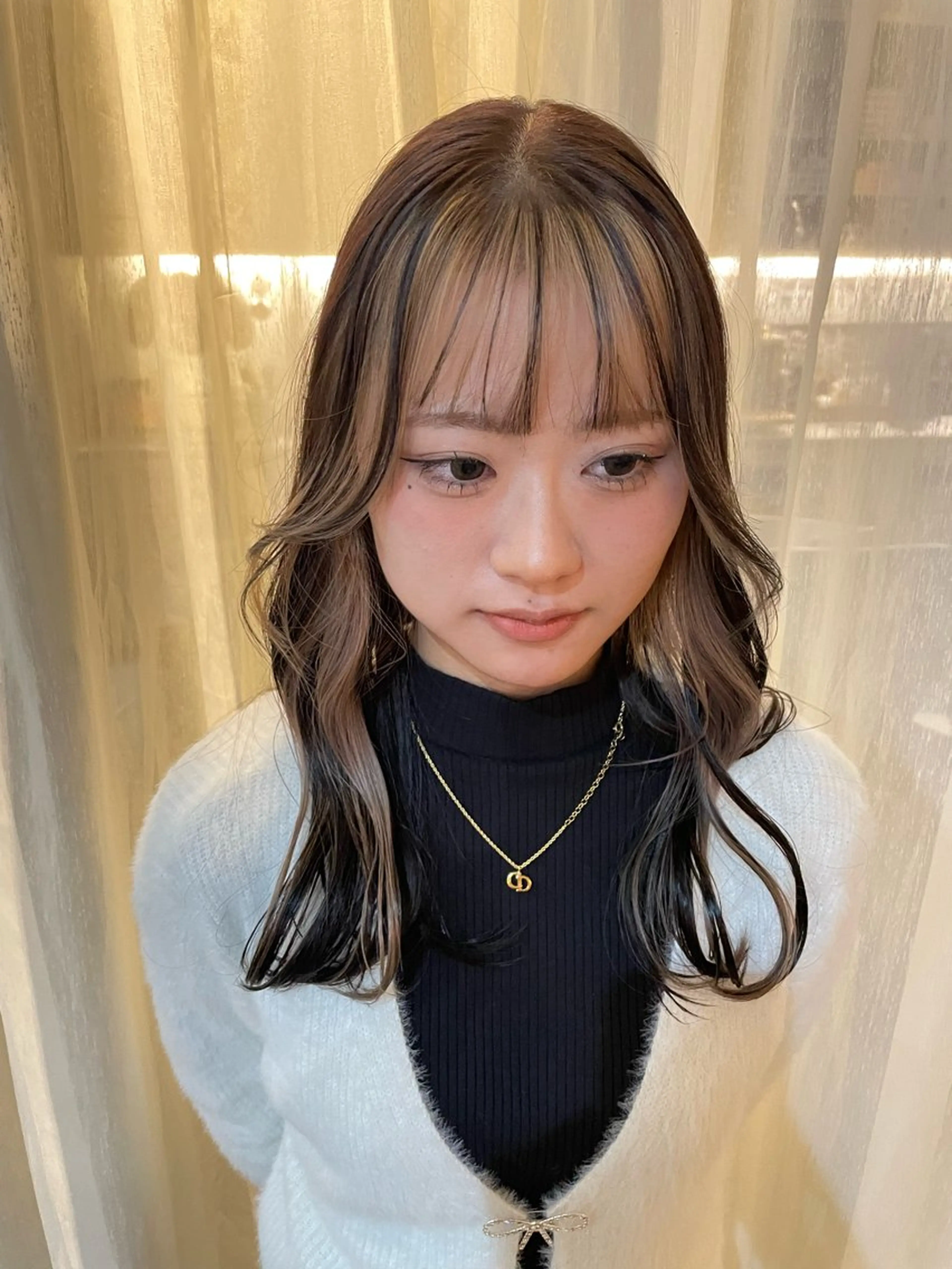 カラー インナーカラー niuniu所属・萩原 見咲のヘアスタイル