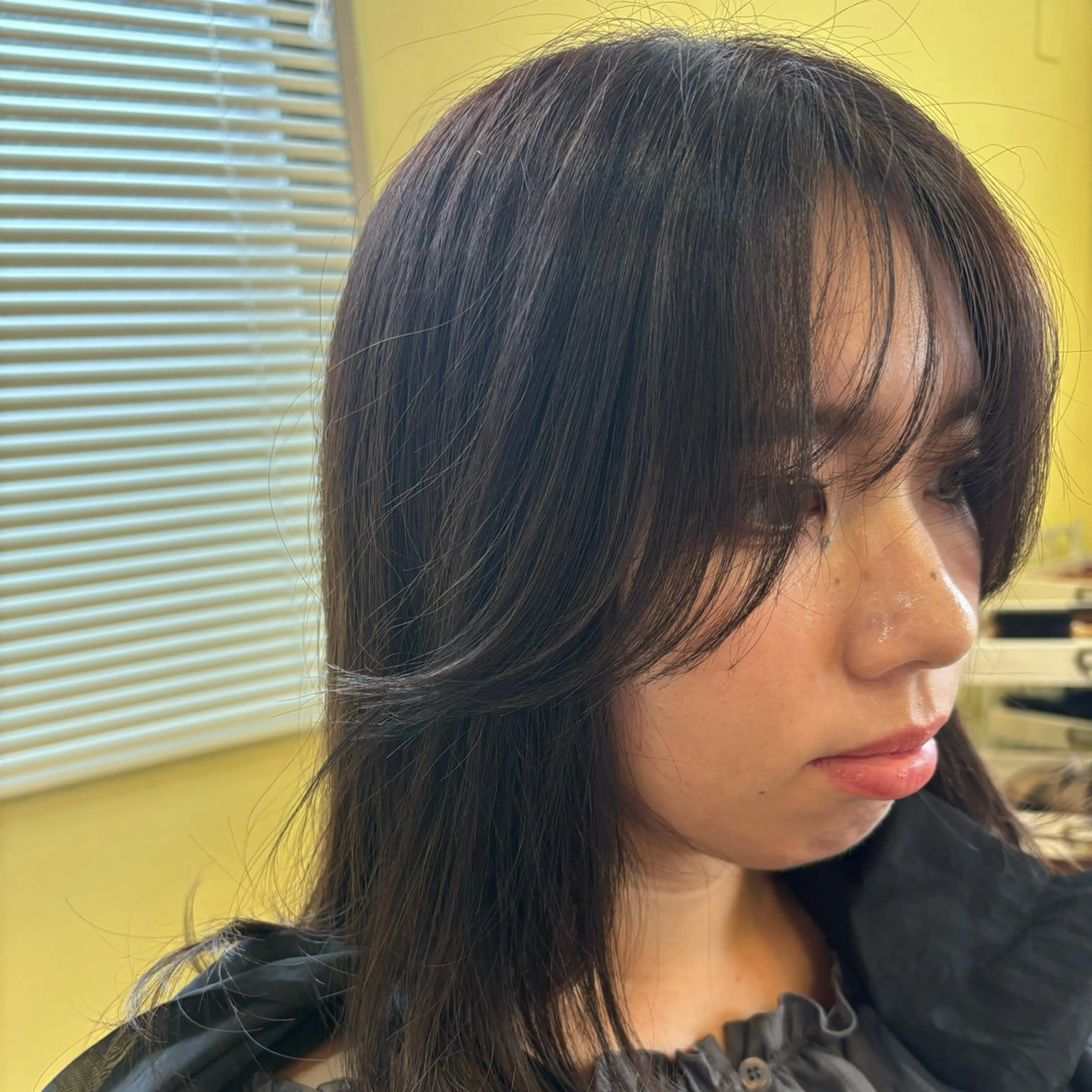 セミロング 顔周りカット 韓国風ヘア 村上 乃綾のヘアスタイル