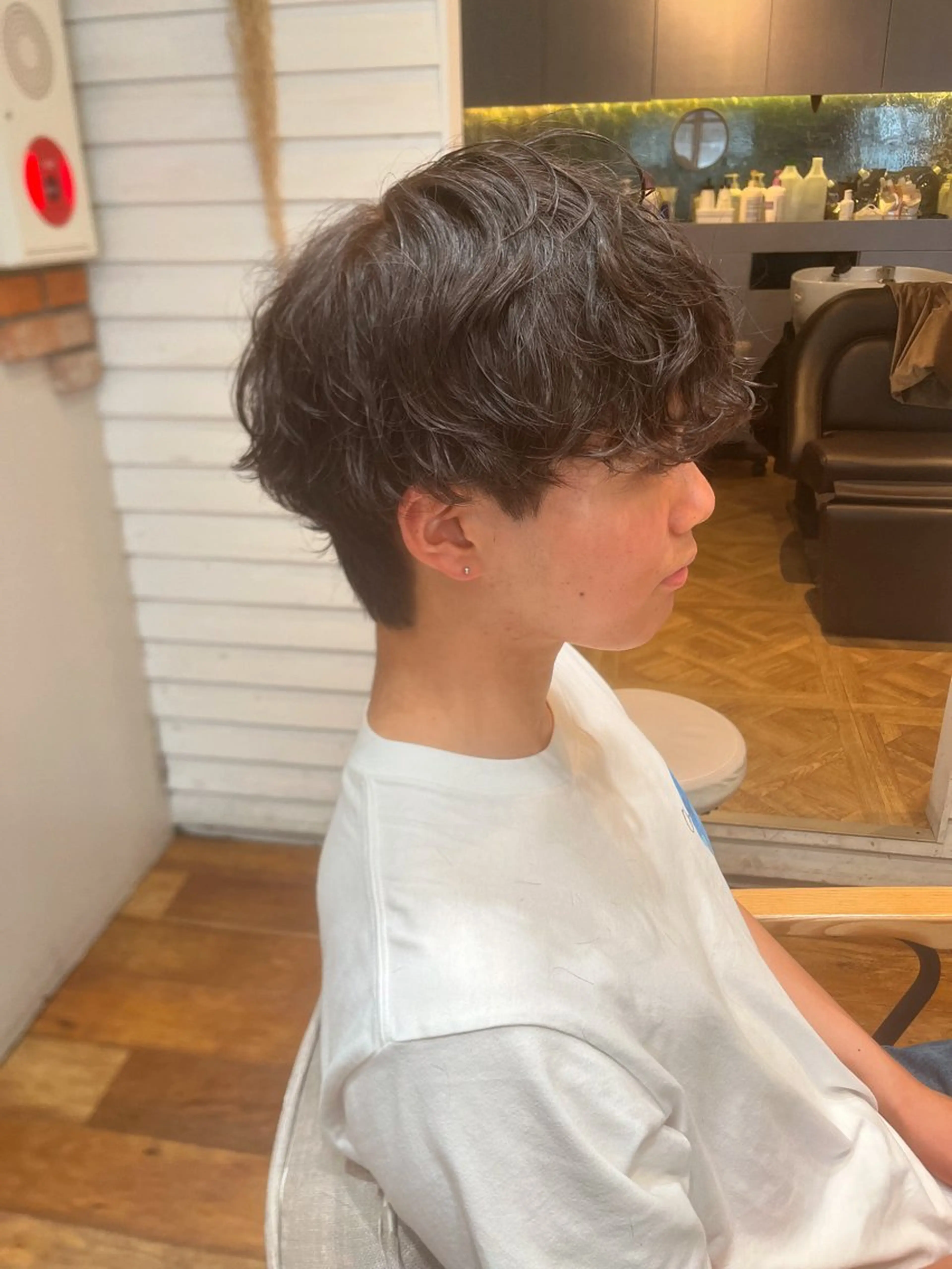 パーマ メンズ センターパート フェードカット メンズ韓国風 メンズパーマ メンズツイストパーマ カット パーマ Aube Hair McQueen所属・クリハラ シュウのヘアスタイル