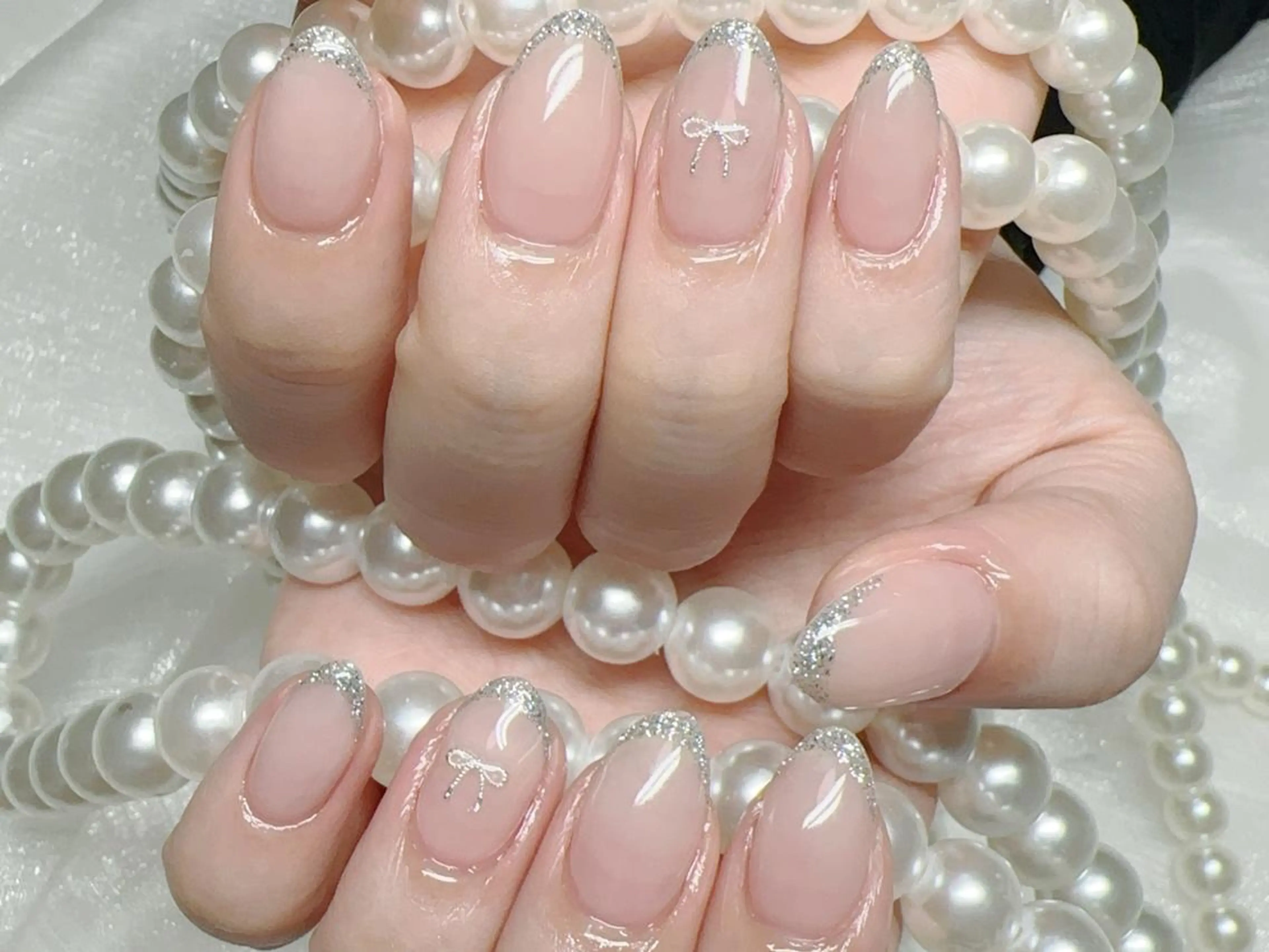 ネイル オーロラネイル 長さ出し フレンチネイル ガーリー キラキラネイル ハンドネイル Lucky nail salonのネイルデザイン