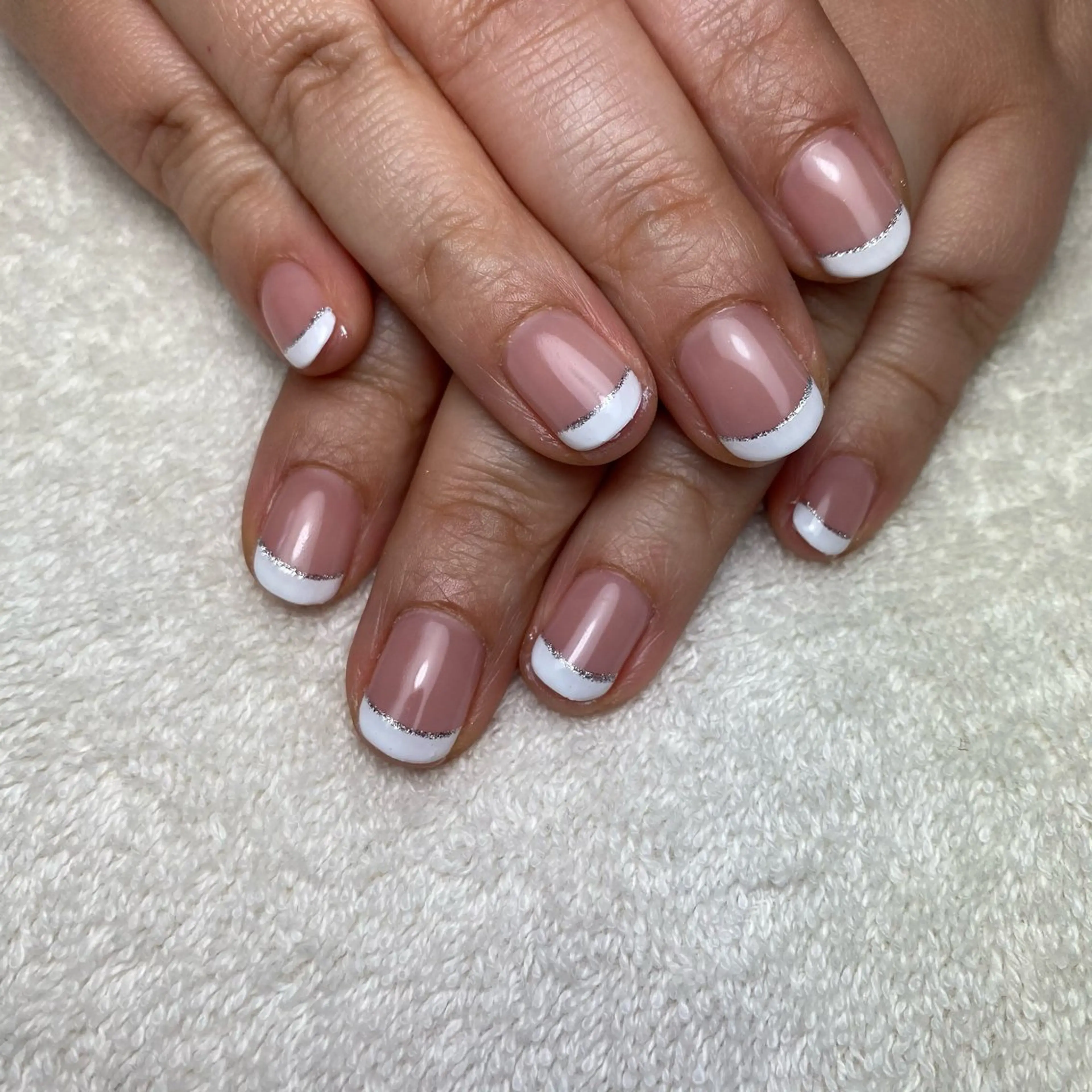 ネイル フレンチネイル ホワイト ハンドネイル COCO+所属・COCO +のエステ・リラクイメージ