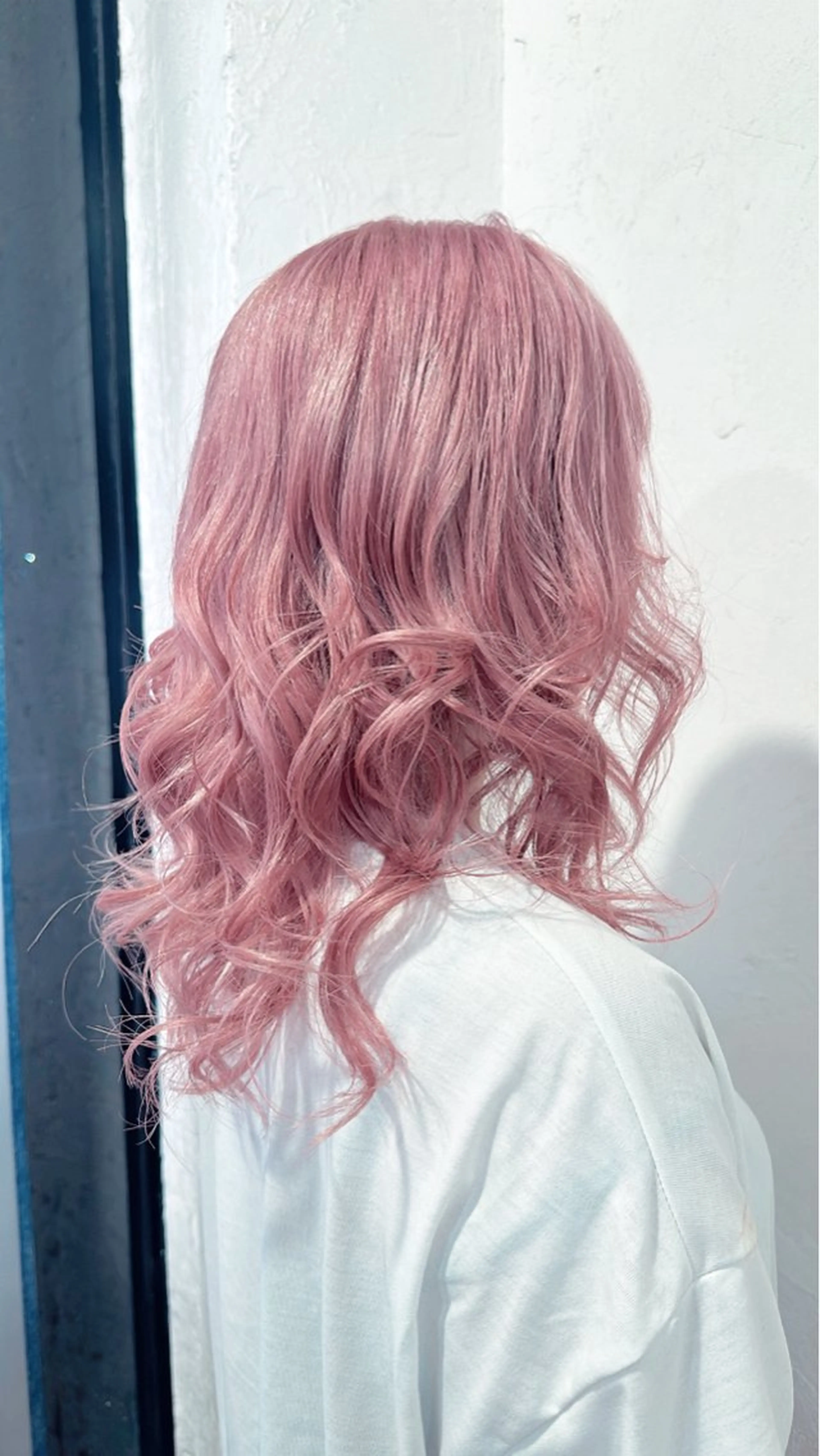 カラー indigo blue所属・indigo/ Minamiのヘアスタイル