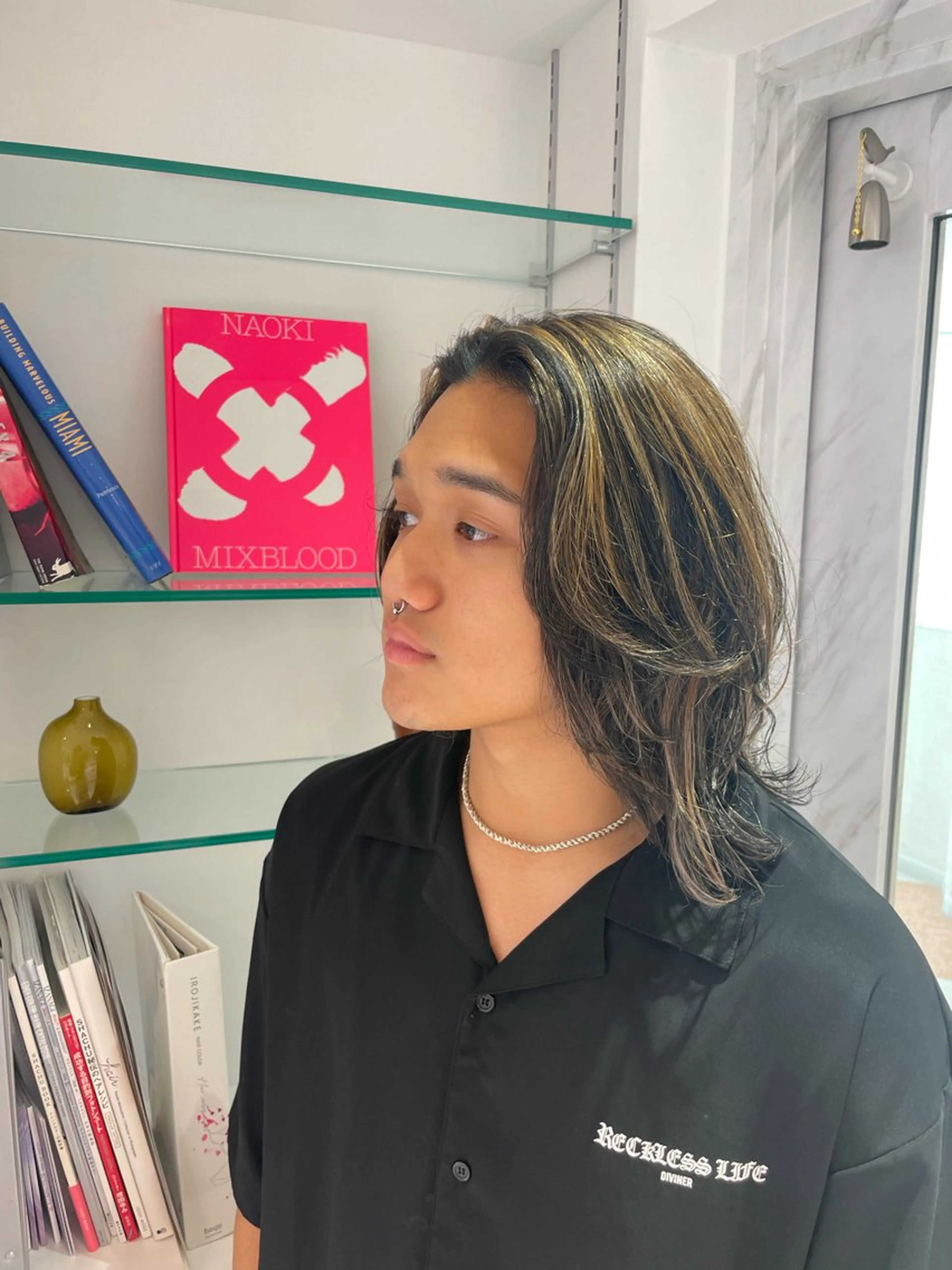 カラー メンズ メンズハイライト ハイライトカラー カット ヘアカラー 佐藤 綾郁のヘアスタイル