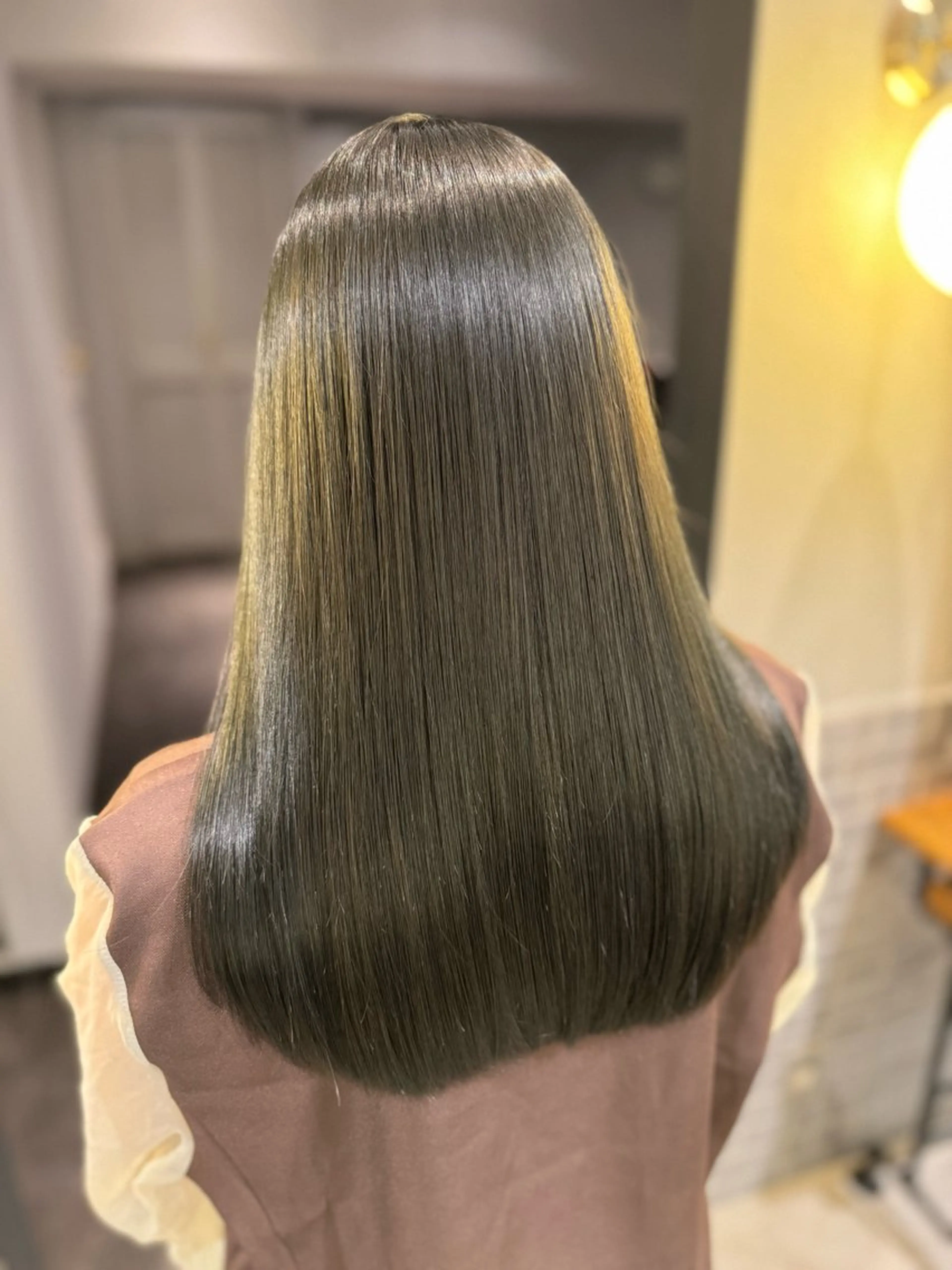 セミロング カラー ヘアカラー トリートメント ［極潤］ヒアルロン酸 🫧カラー髪質改善のヘアスタイル