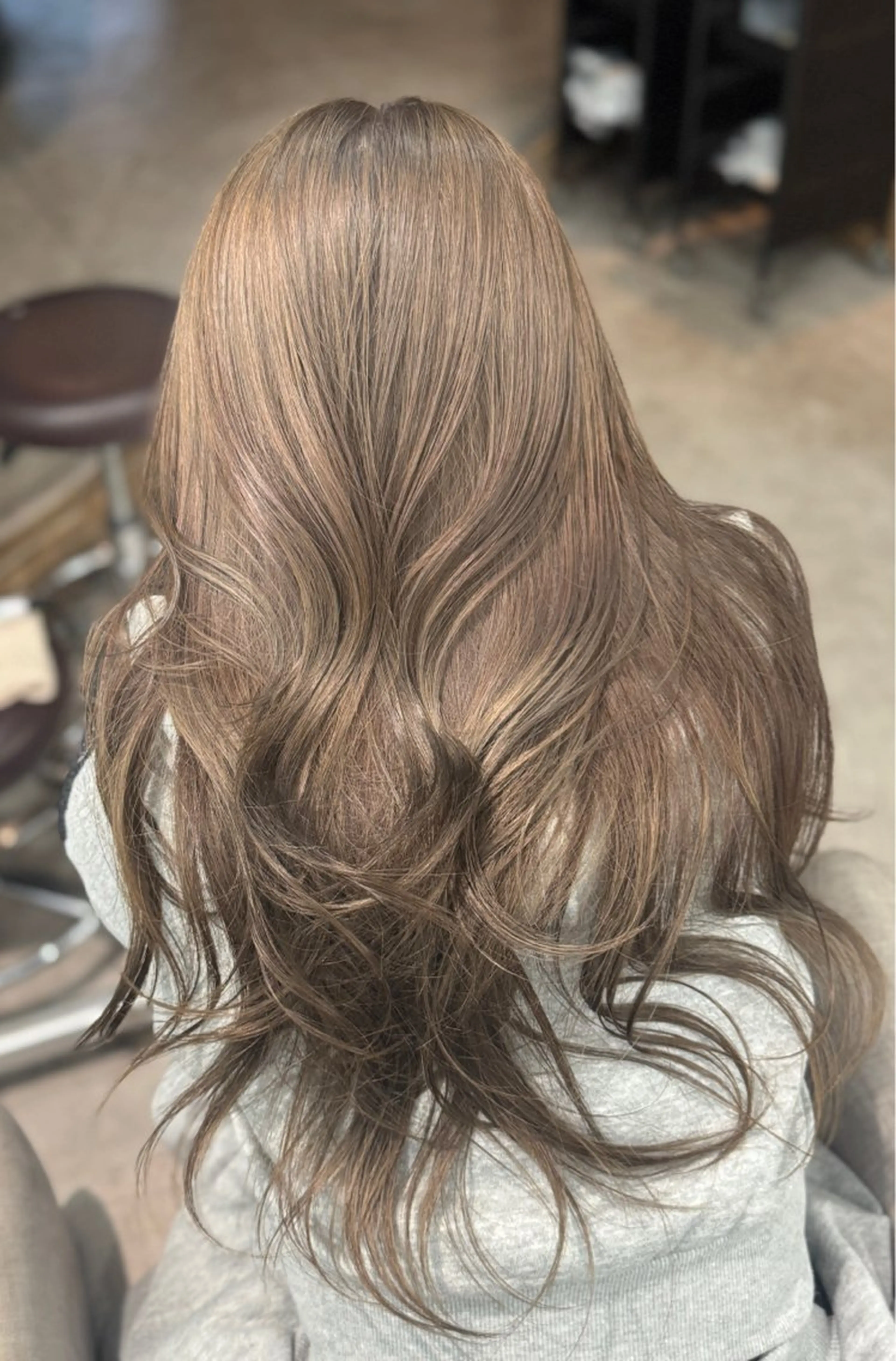 ロング カラー レイヤー/グレージュ 🫧久屋🫧YURIのヘアスタイル