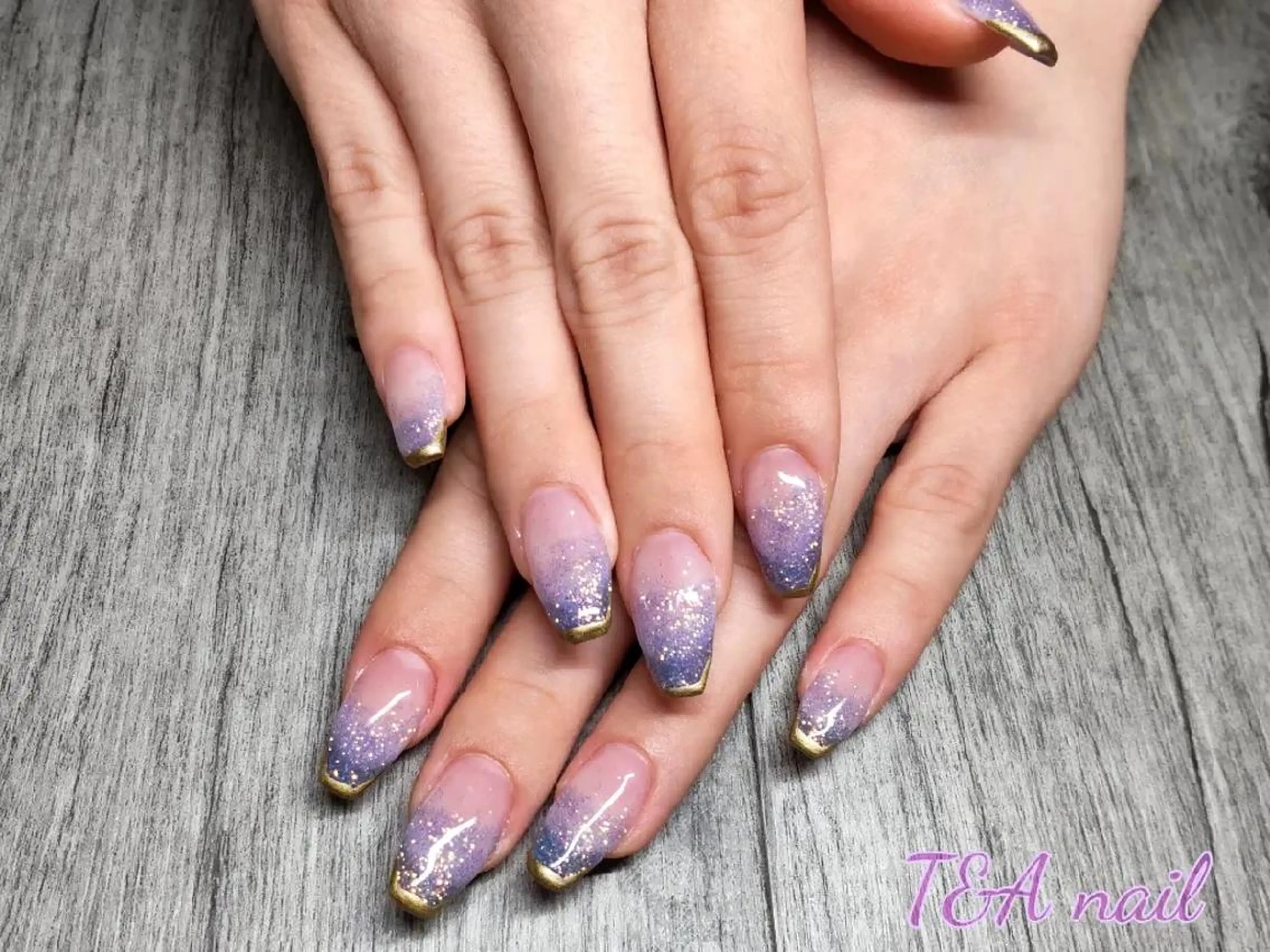 セミロング ネイル ハロウィン 長さ出し ジェルネイル ハロウィン キラキラネイル ハンドネイル T&A nailのネイルデザイン
