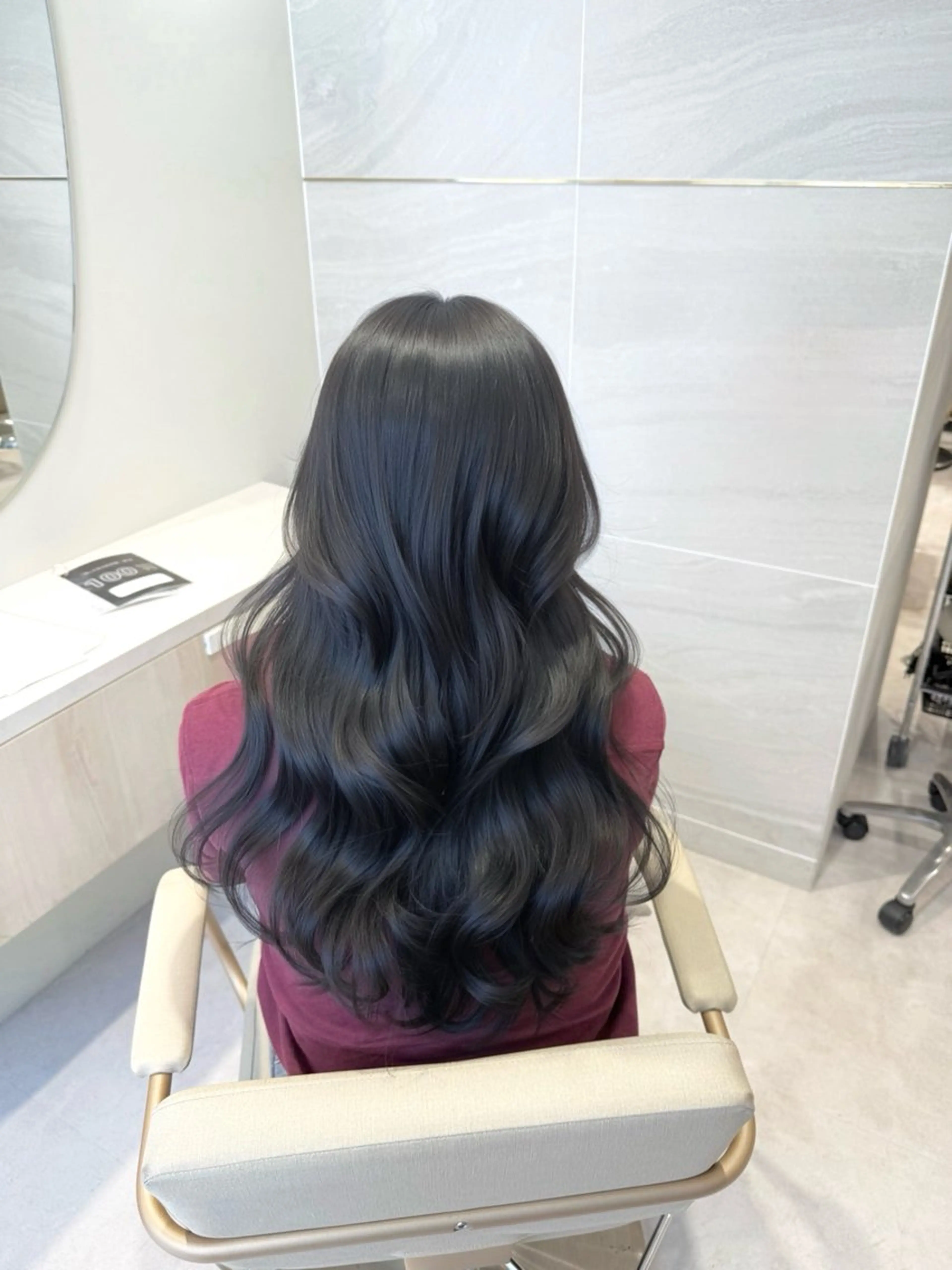 ロング カラー イルミナカラー オリーブグレー カット ヘアカラー トリートメント 透明感カラー🌿 グレージュ🐺陽介のヘアスタイル
