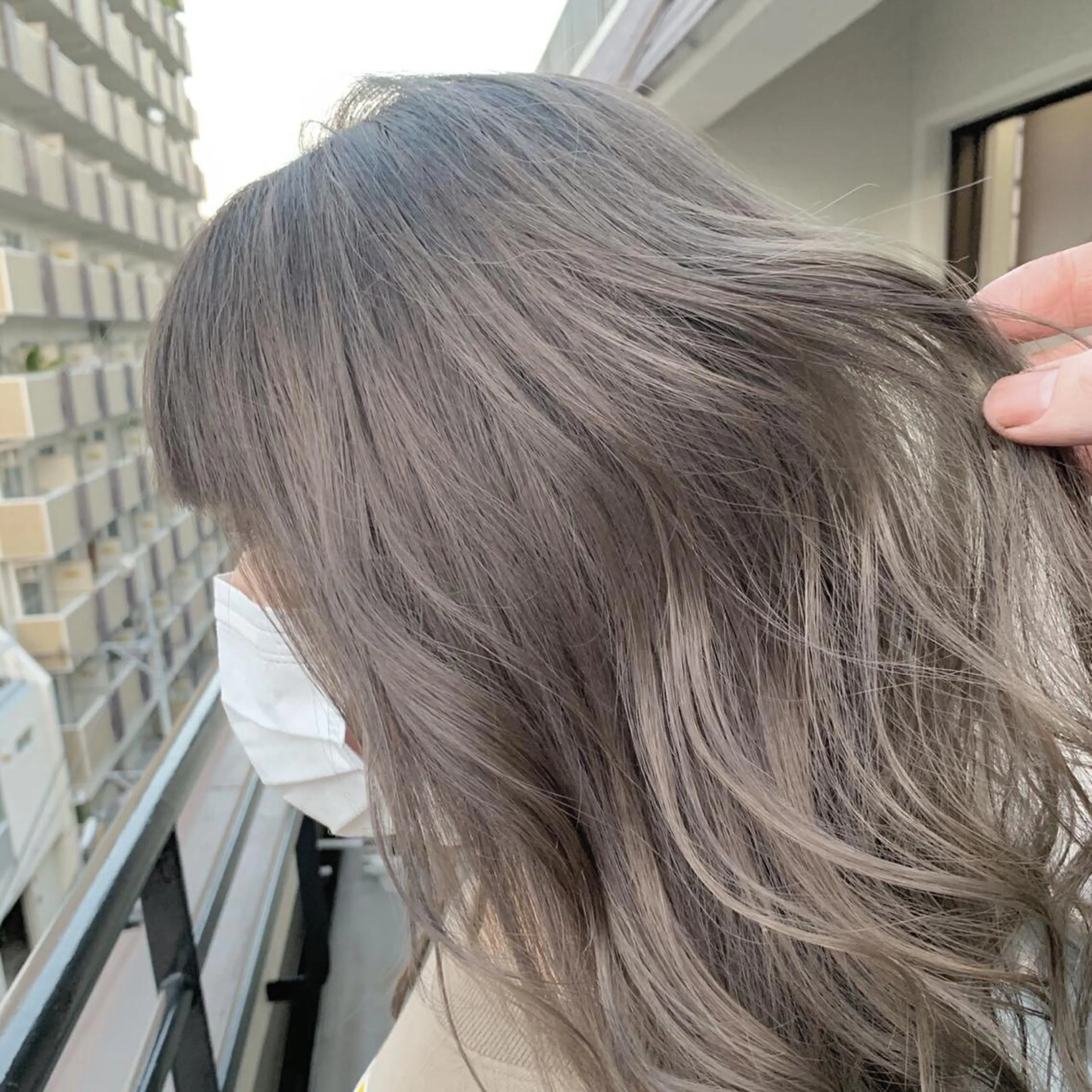 ロング カラー ヘアアレンジ キッズ アディクシーカラー バレイヤージュ ミストバング ベージュカラー 黒髪 カラー特化サロン Eir心斎橋のヘアスタイル