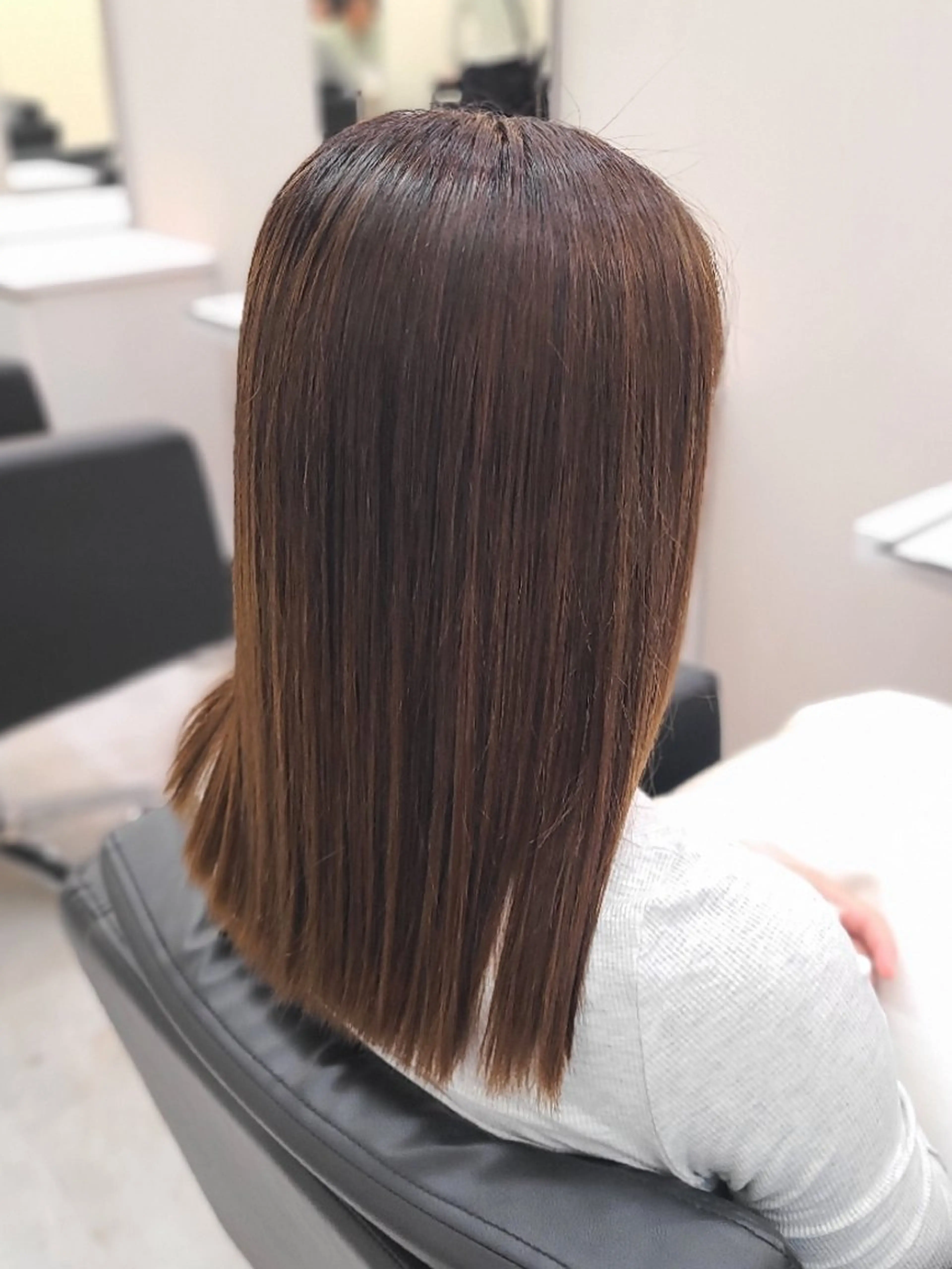 セミロング 髪質改善 カット 縮毛矯正 桐島 令奈のヘアスタイル