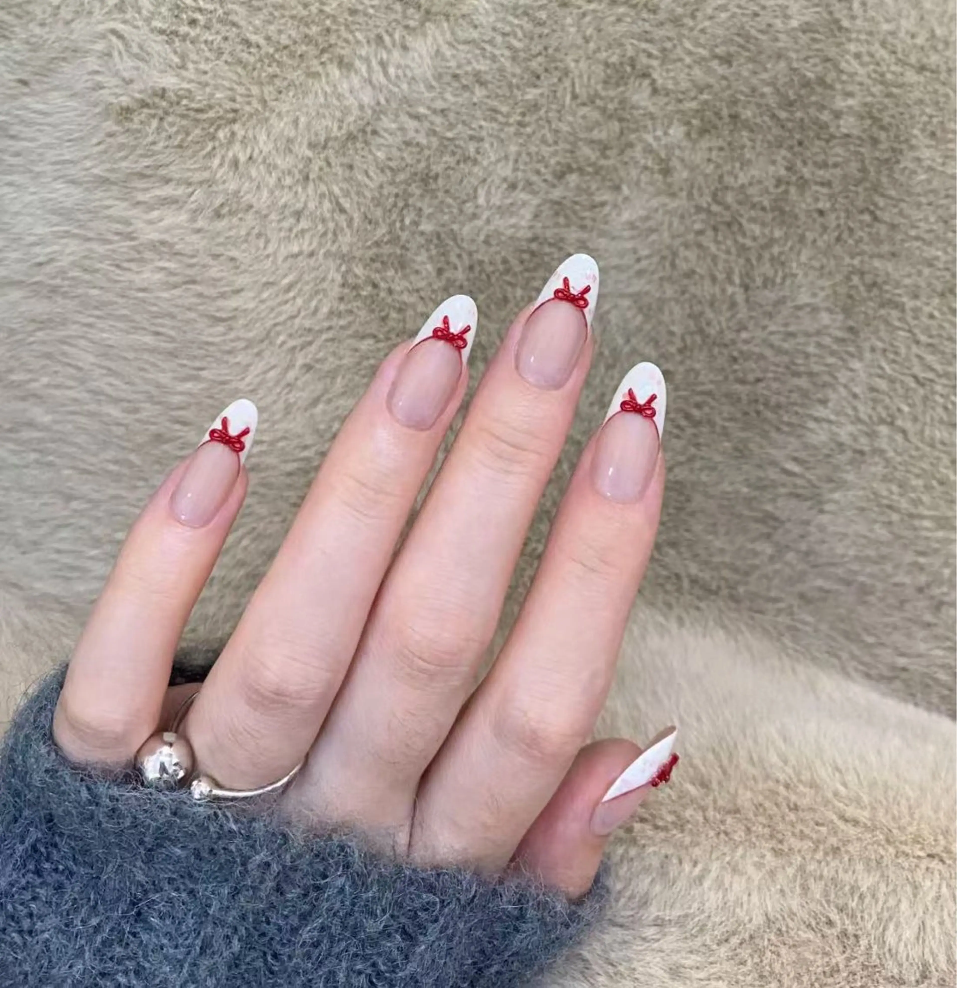 ネイル オーロラネイル チークネイル フレンチネイル ガラスフレンチ グラデーション ハンドネイル 🎀 あやのネイルデザイン