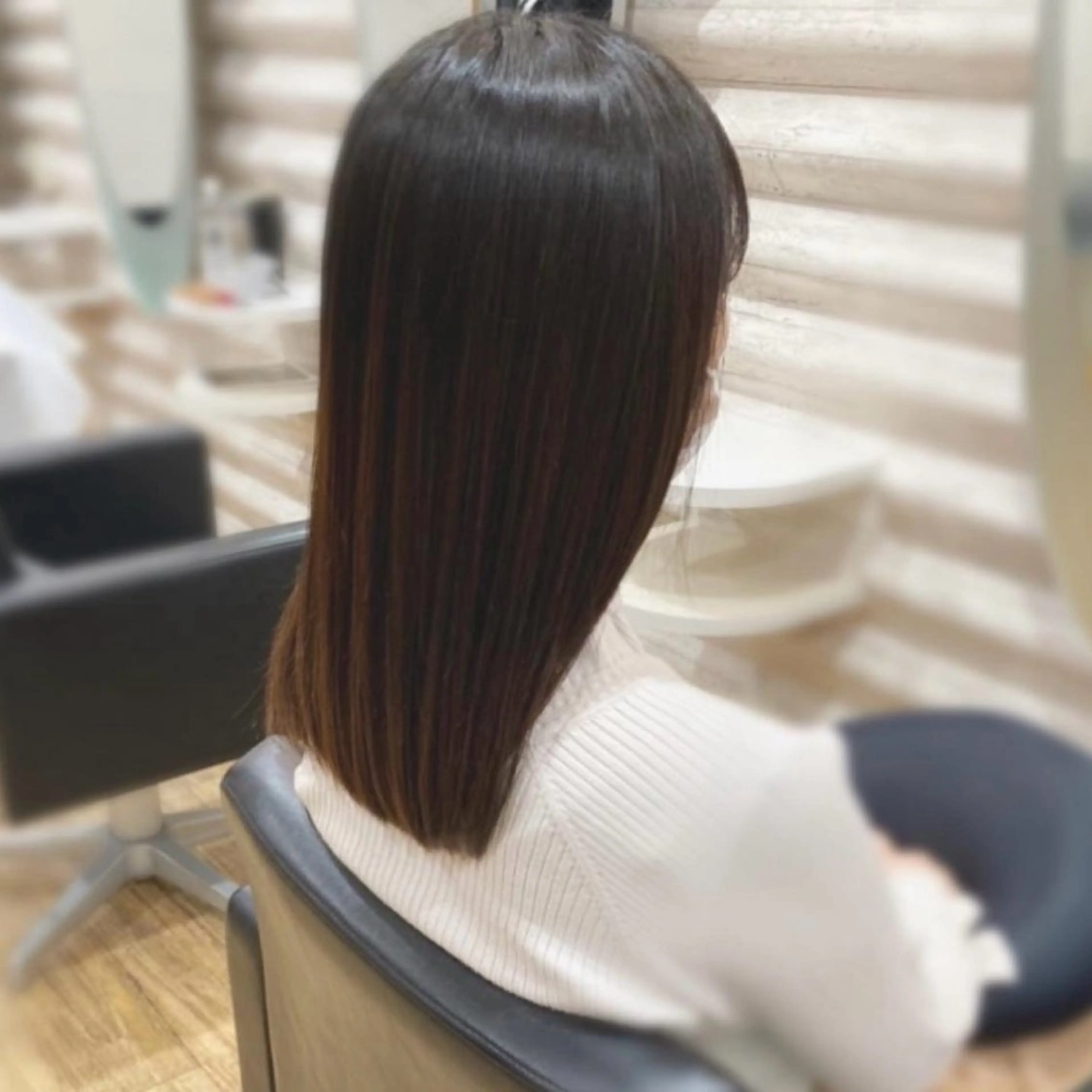 セミロング カラー 髪質改善 トリートメント カラーダメージが艶々 『ケア特化店』KONのヘアスタイル