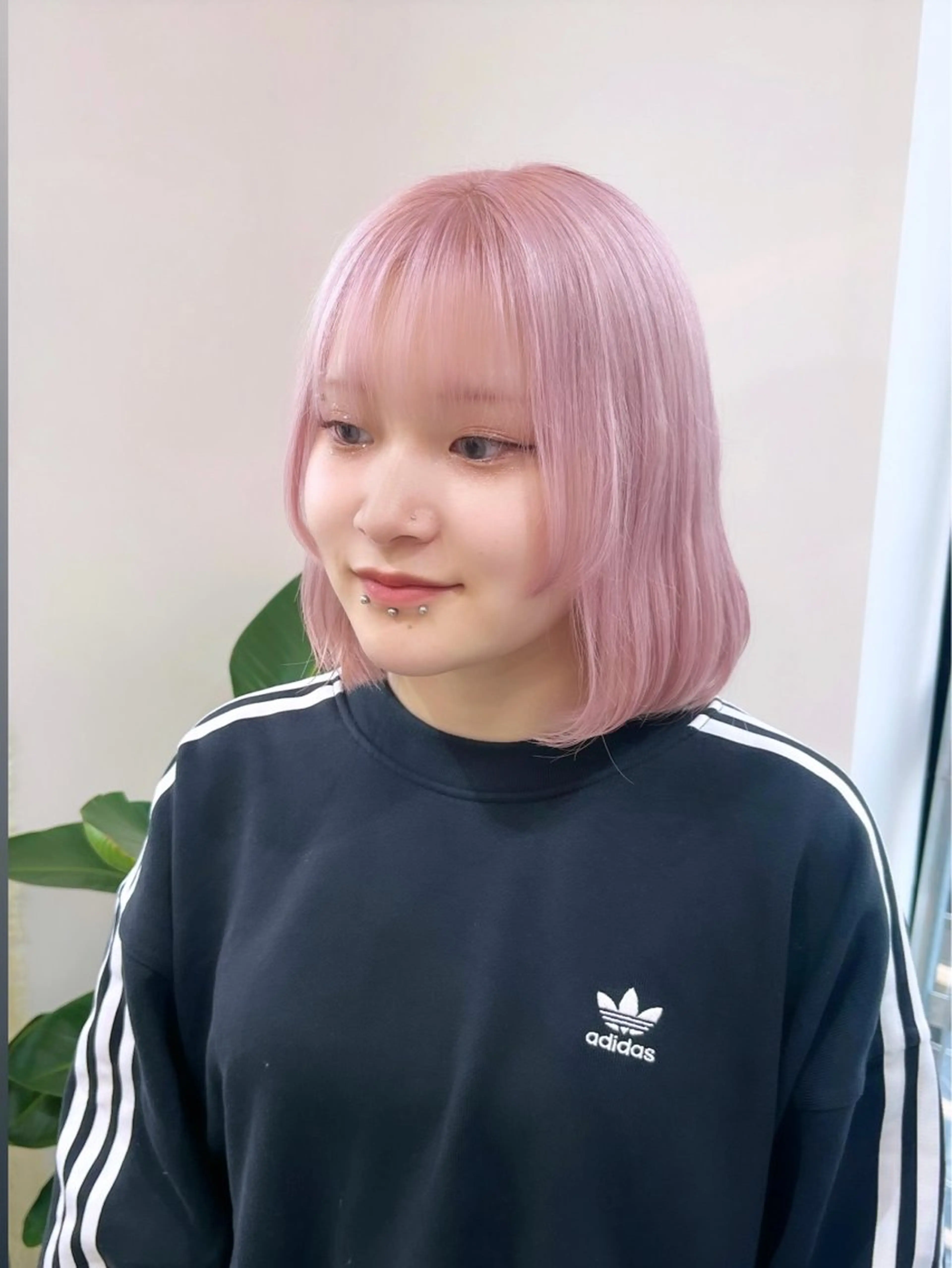 ショート カラー ブリーチ ピンクカラー ホワイトピンク ボブ 🐺ウルフ×ハイトー ン🖤Yukinoのヘアスタイル