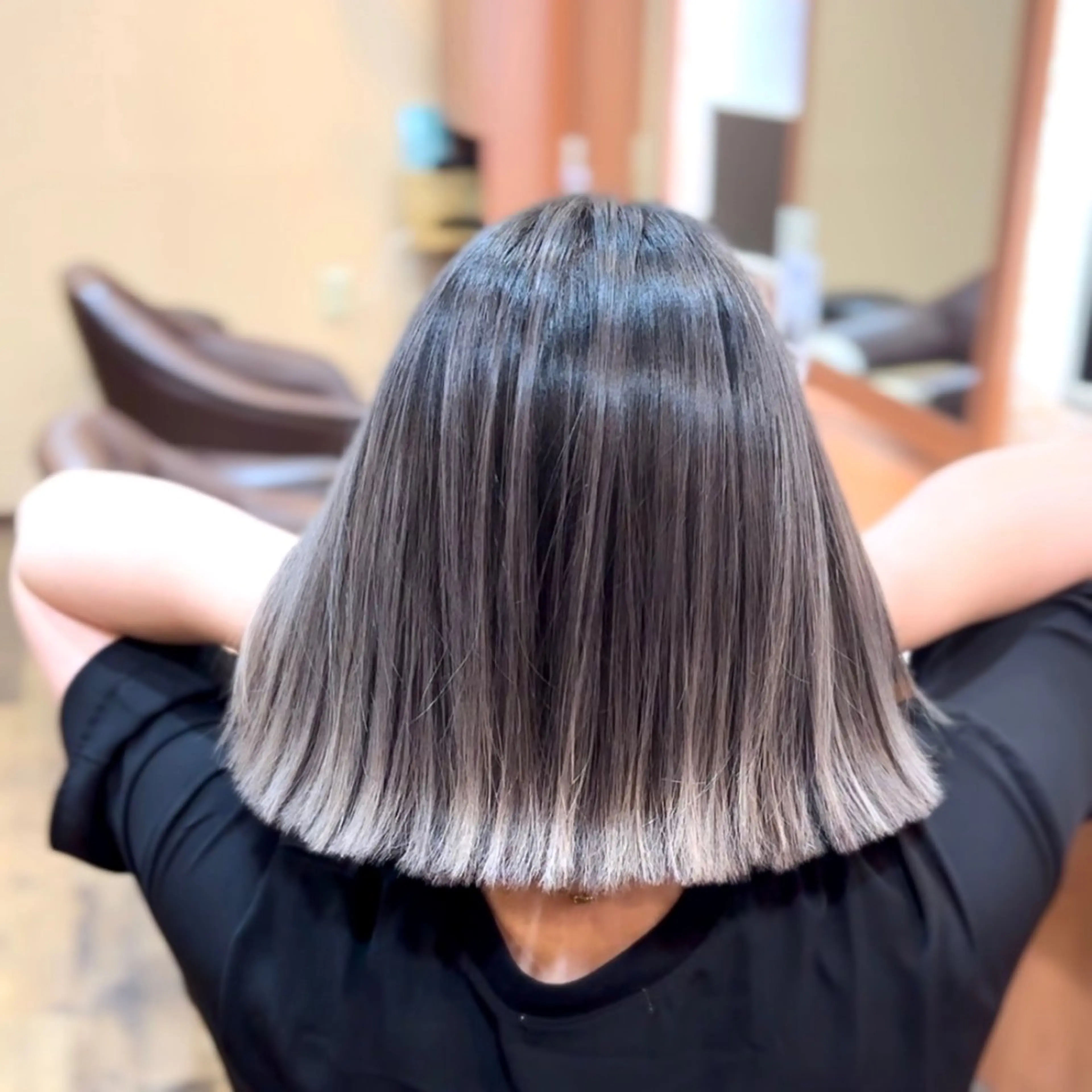 ミディアム ボブ レイヤーカット ヘアカラー トリートメント 美容室ジェミニ所属・小川 修平のヘアスタイル