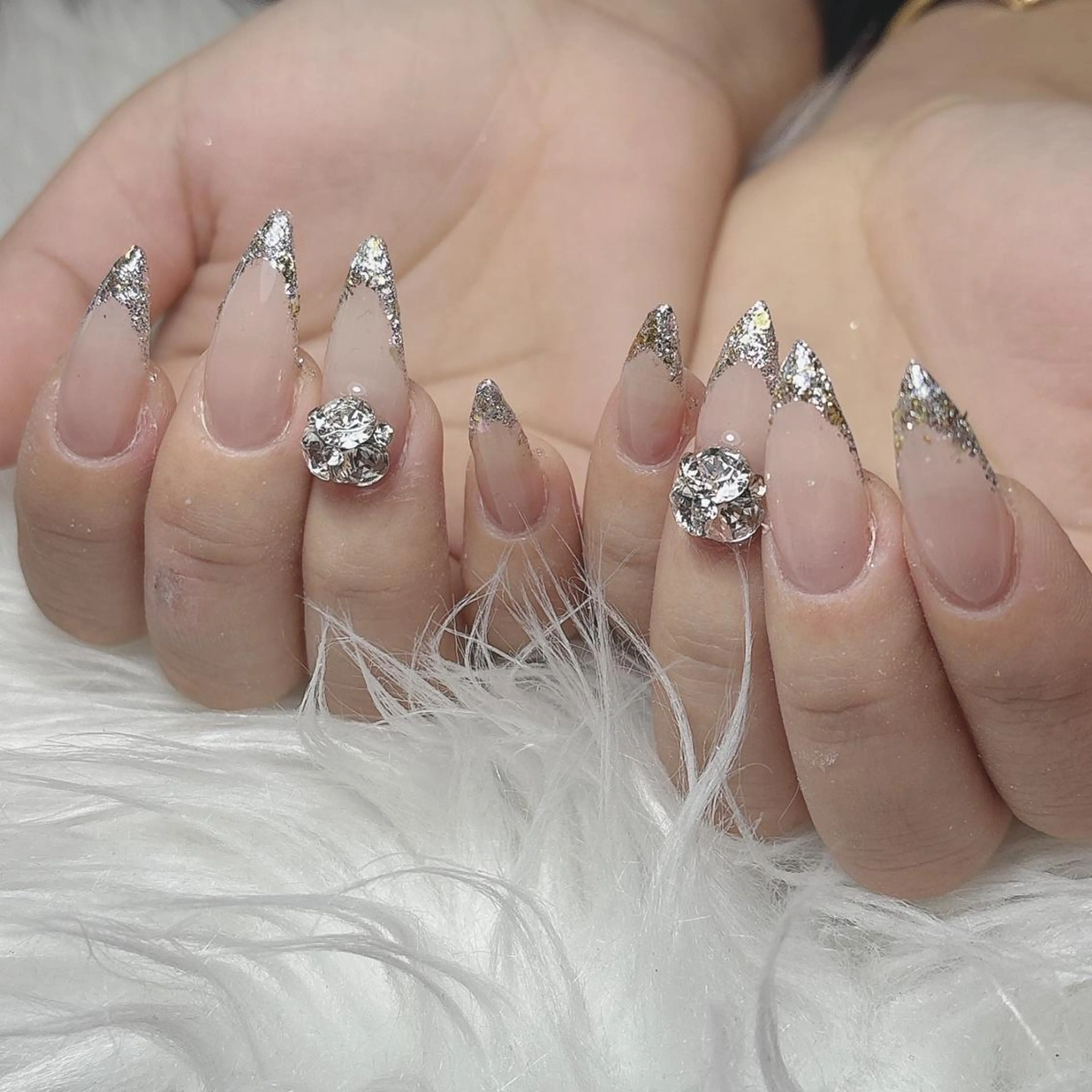 ネイル フレンチネイル ガラスフレンチ LIB VALLA haruka🎀🫧のネイルデザイン