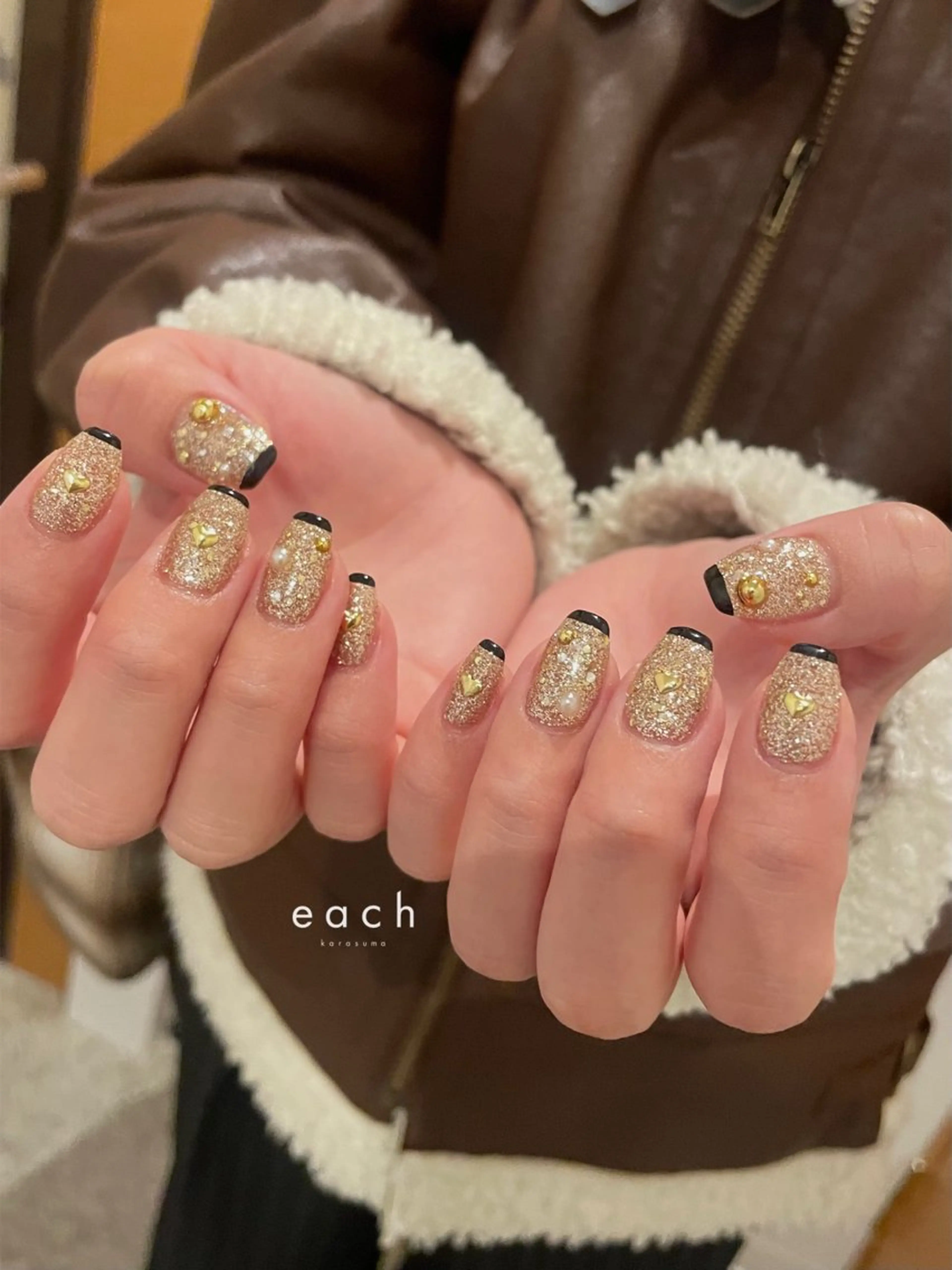 ネイル キラキラネイル ハンドネイル each lucaのネイルデザイン
