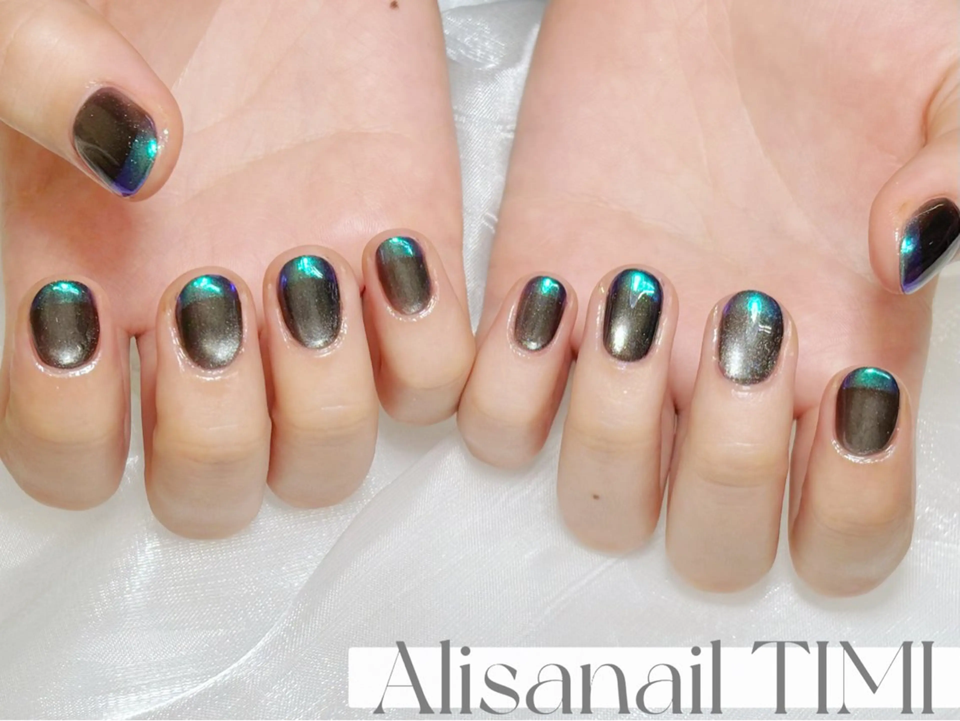 ネイル フレンチネイル マグネットネイル マグネットワンカラー ミラーネイル ワンカラーネイル ハンドネイル Alisa nail Timiのネイルデザイン