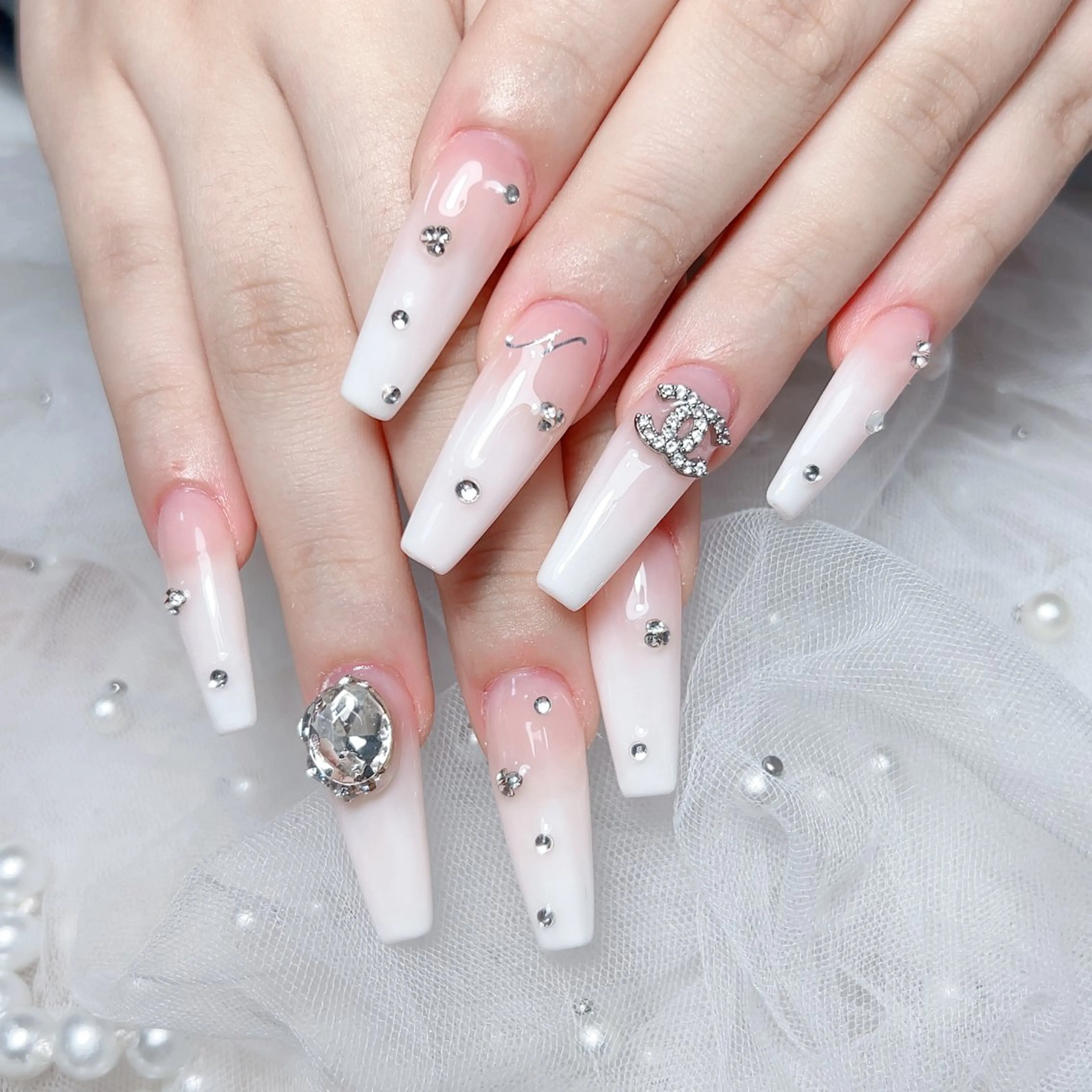 ネイル M🌷nail 長さだし専門店のネイルデザイン
