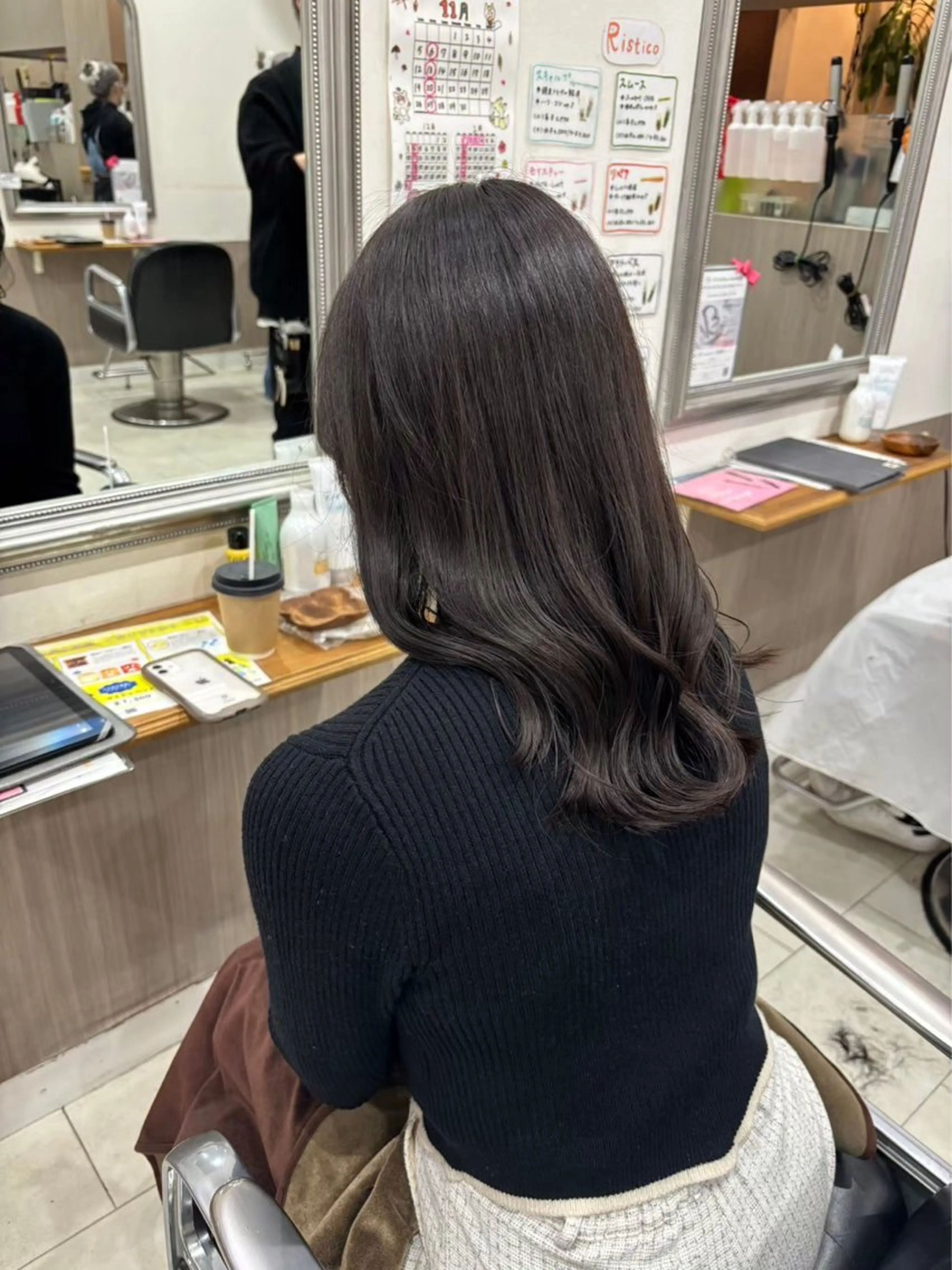 セミロング カラー 生尾 虹水のヘアスタイル