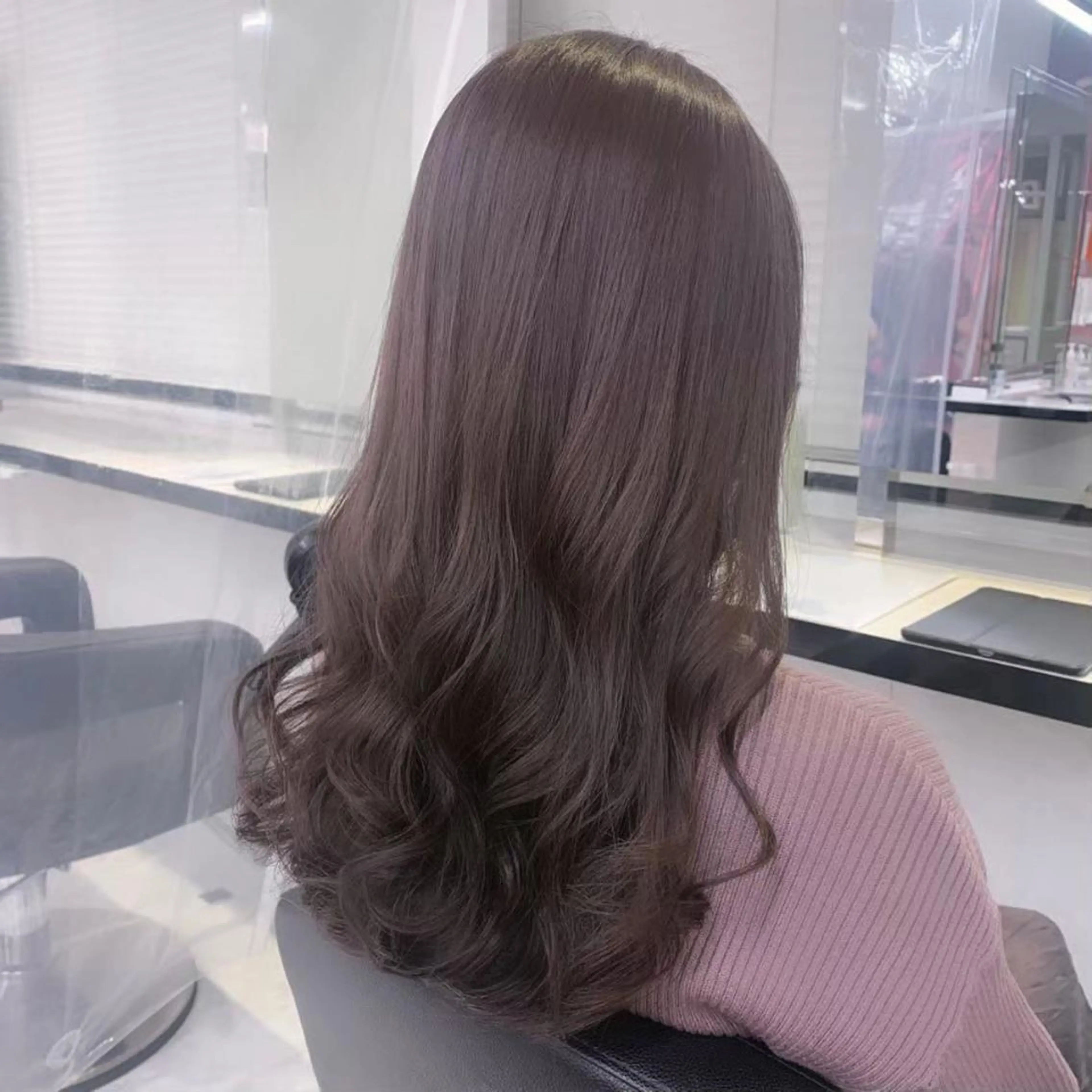 ロング ❤️赤み消し 上品カラー❤️のヘアスタイル