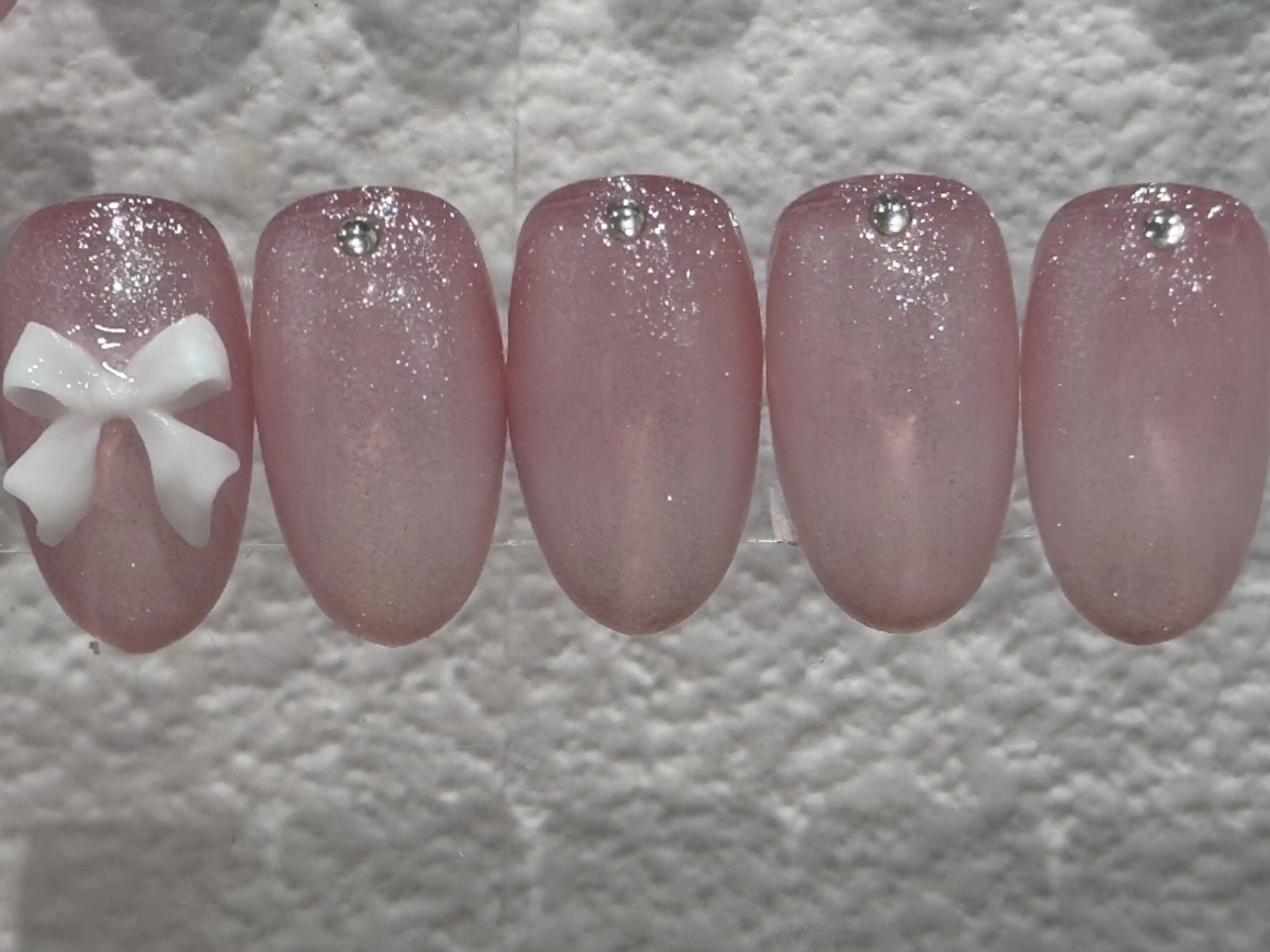 ネイル リボン ハンドネイル VELORA NAIL SALON所属・VELORA AIMI のネイルデザイン