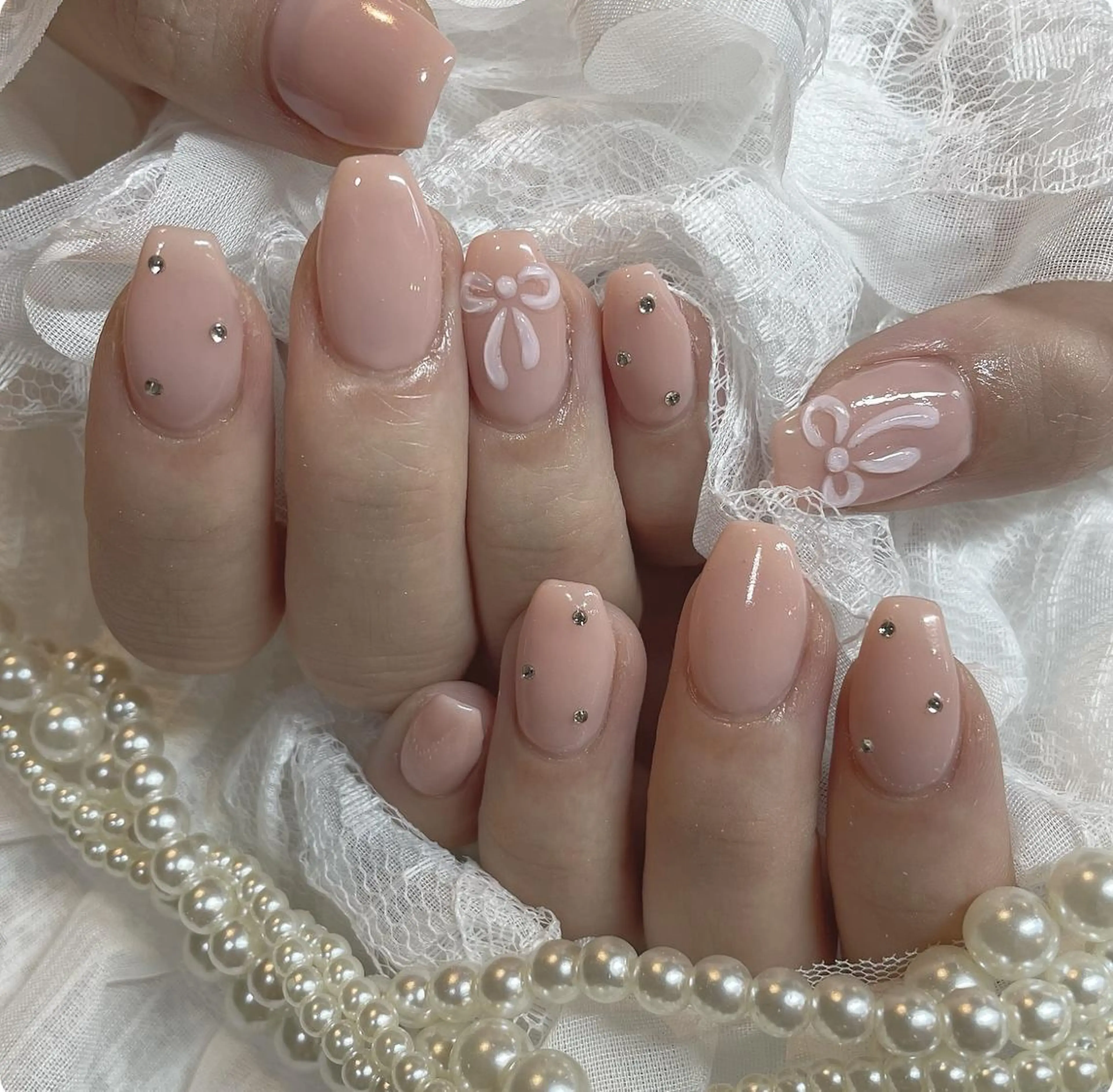 ネイル ジェルネイル 韓国ネイル 持ち込み ワンカラーネイル リボン ハンドネイル fiore nail 🦋のネイルデザイン