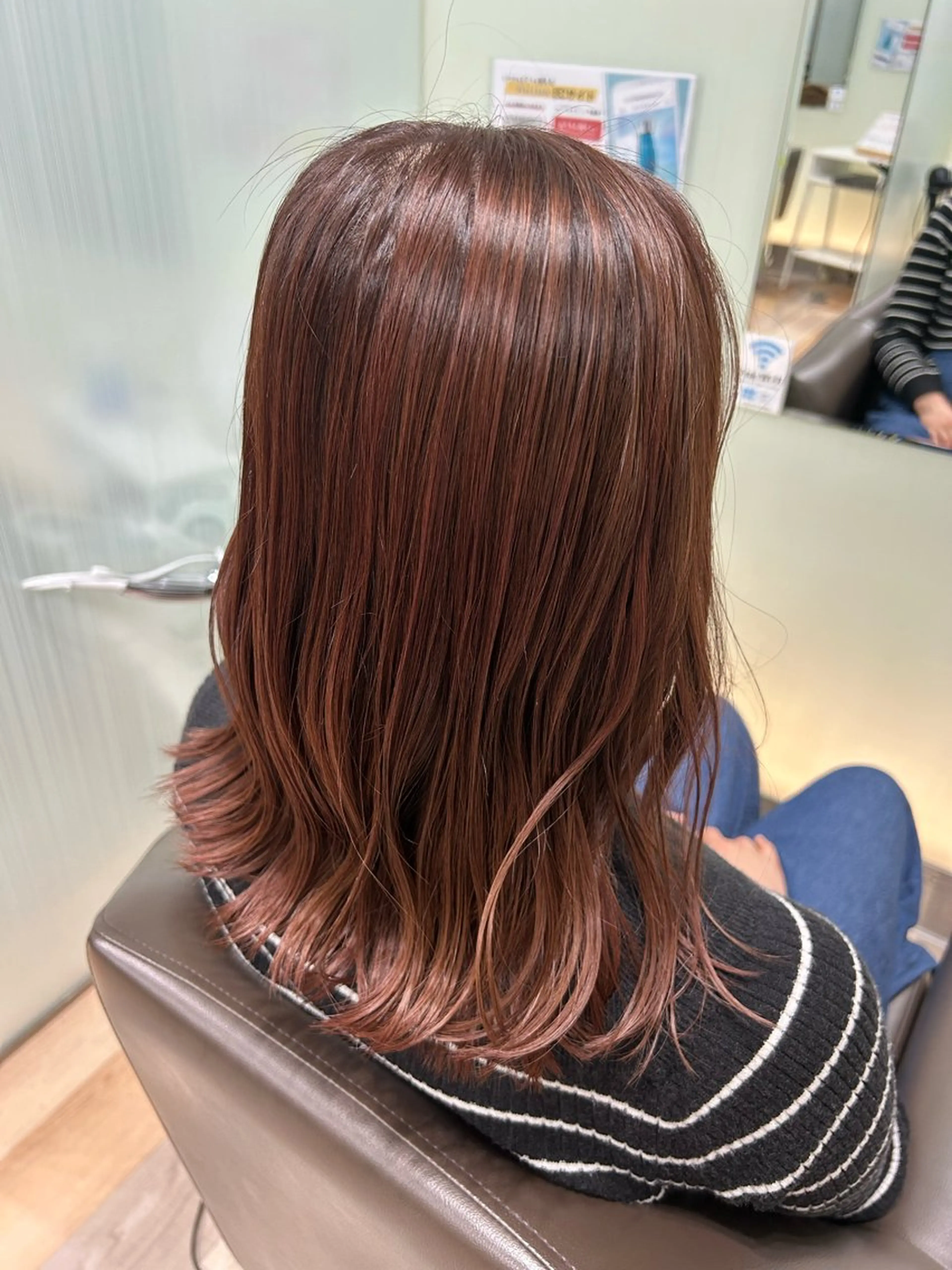 ロング カラー カシス 透明感カラー ピンクカラー ヘアカラー カラーモデル/暖色 /愛海のヘアスタイル
