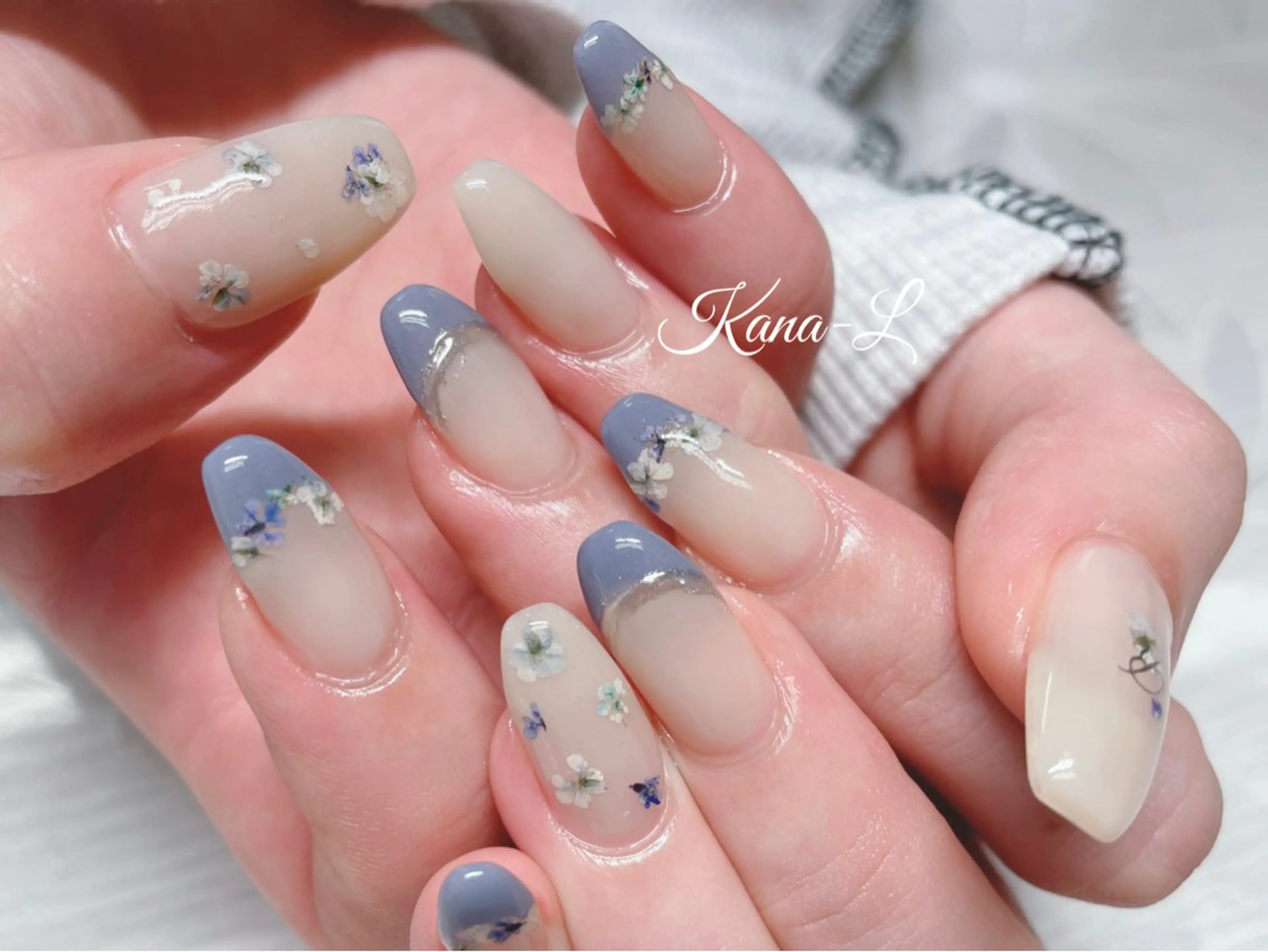 ネイル フレンチネイル ジェルネイル パラジェル 芦辺 香奈のネイルデザイン