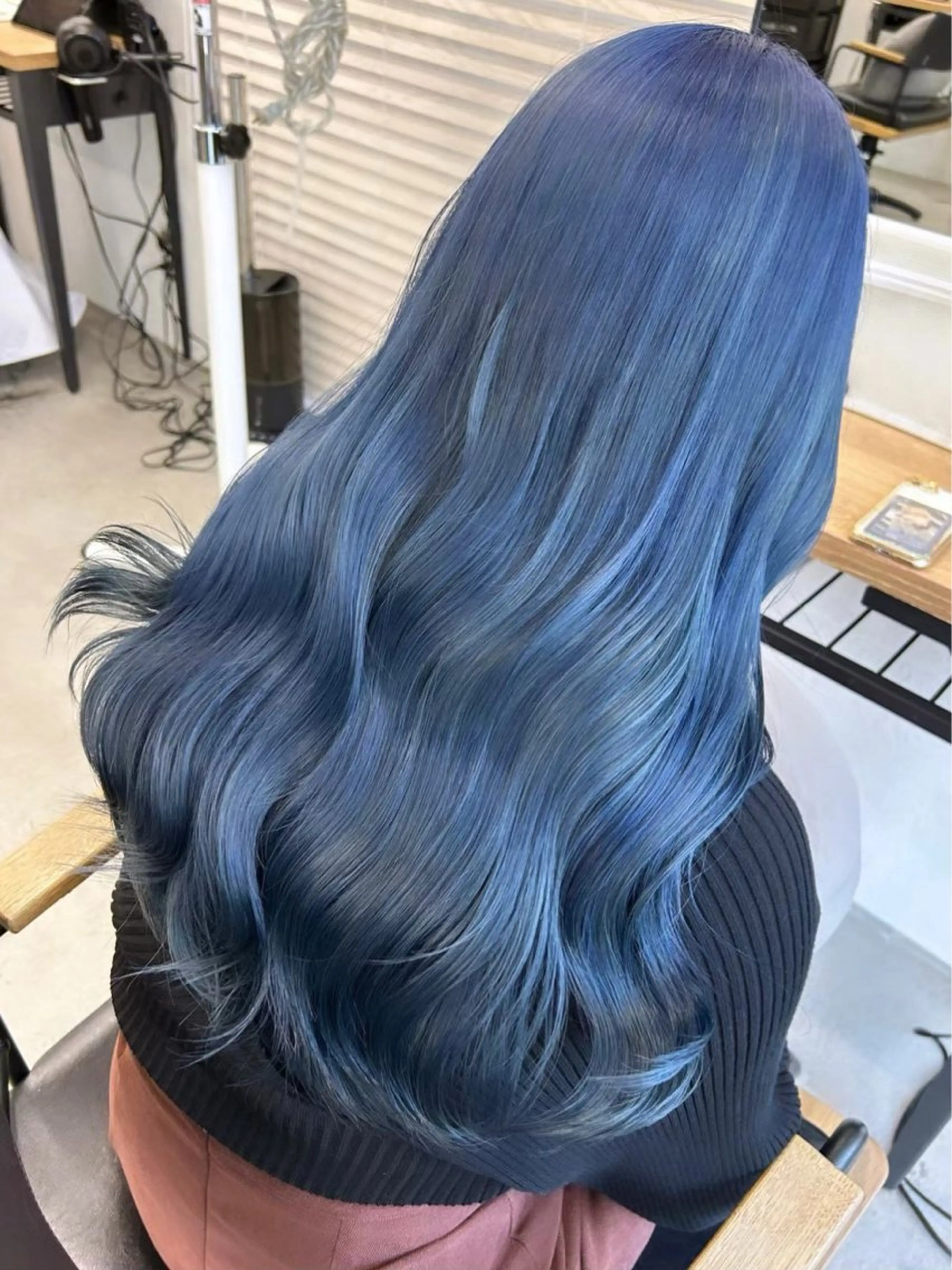 カラー ヘアアレンジ アクアカラー ブルーカラー ヘアカラー 坂齋大地/レイヤー/ ミルクティーのヘアスタイル