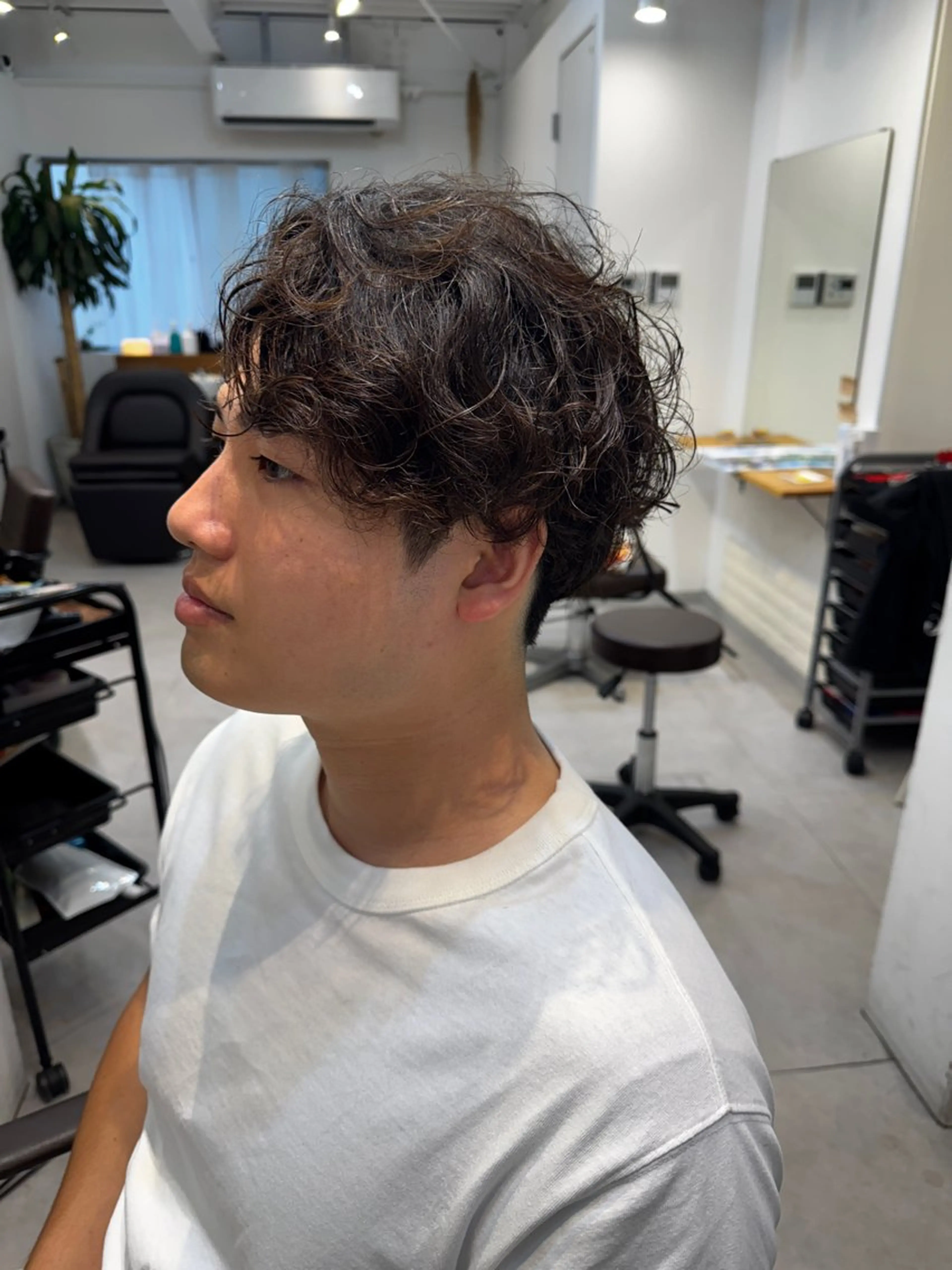ミディアム パーマ メンズ センターパート カット パーマ トリートメント Dxxxx III所属・オシャレ女性目線の 大人メンズ❁⃘*.ﾟのヘアスタイル