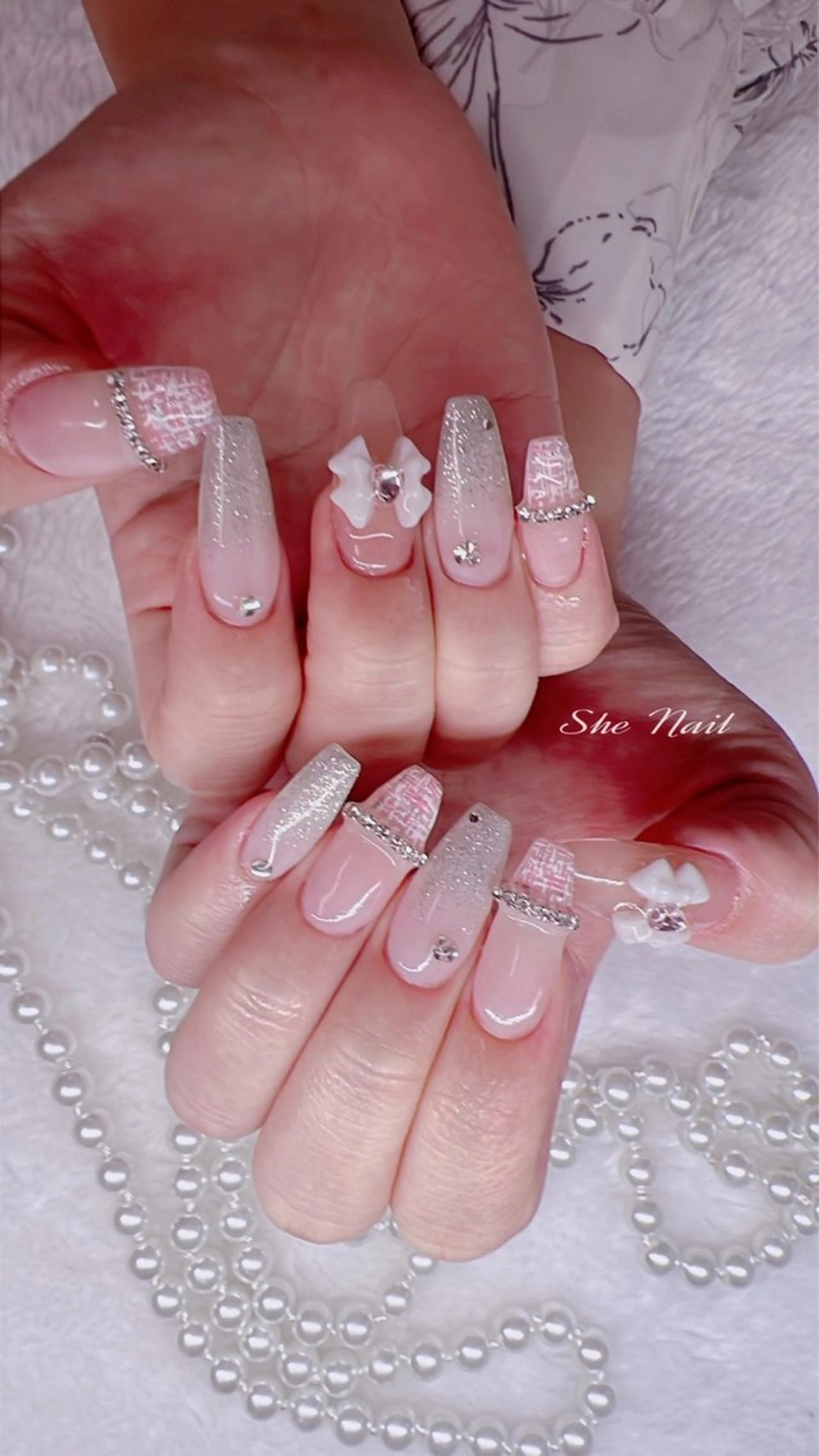 ネイル チークネイル 長さ出し フレンチネイル ハート キラキラネイル ハンドネイル She   Nail所属・ISA_ BELLAのネイルデザイン