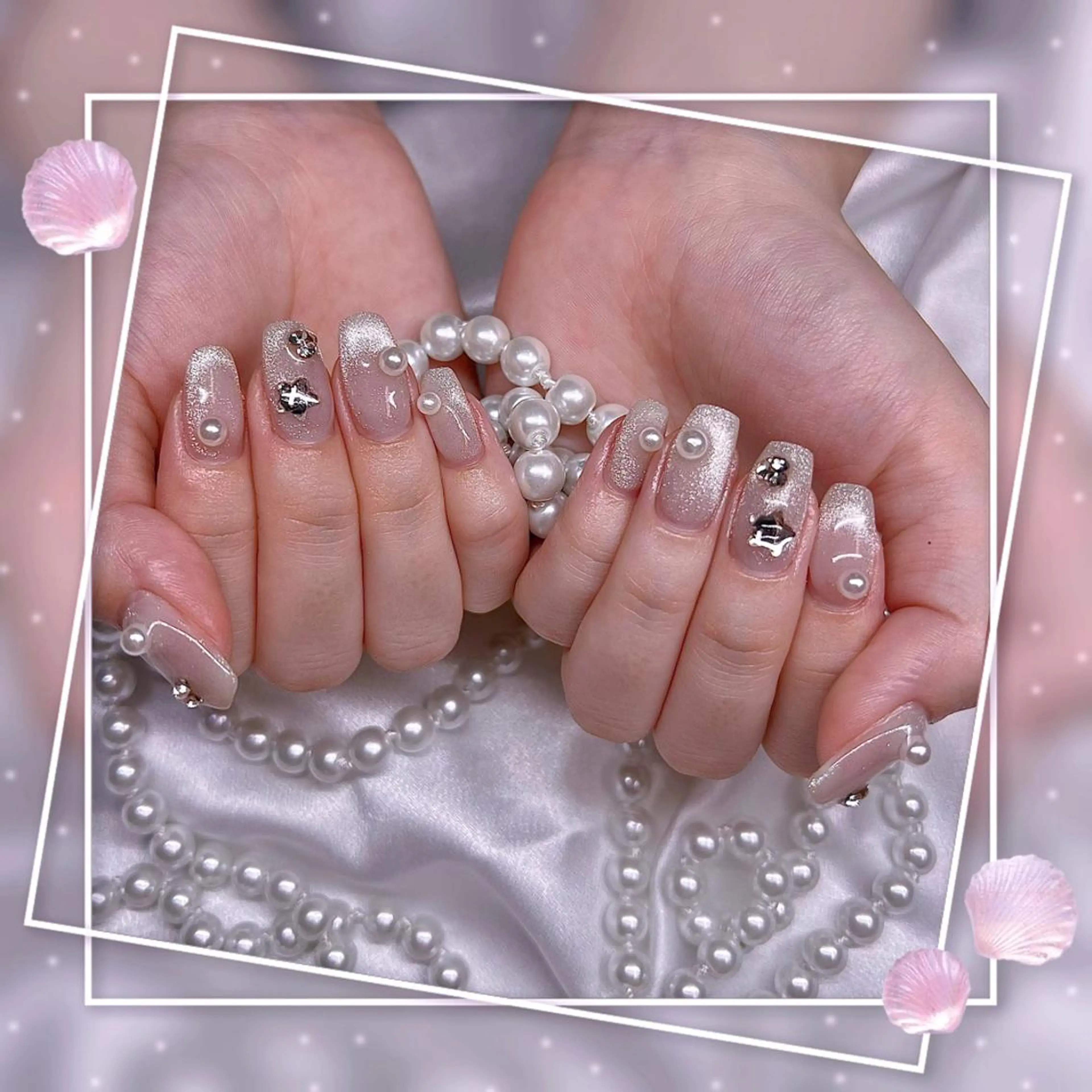 ネイル フレンチネイル グラデーション キラキラネイル 韓国ネイル マグネットネイル ハンドネイル ハンドケア Chill Nailsalonのネイルデザイン