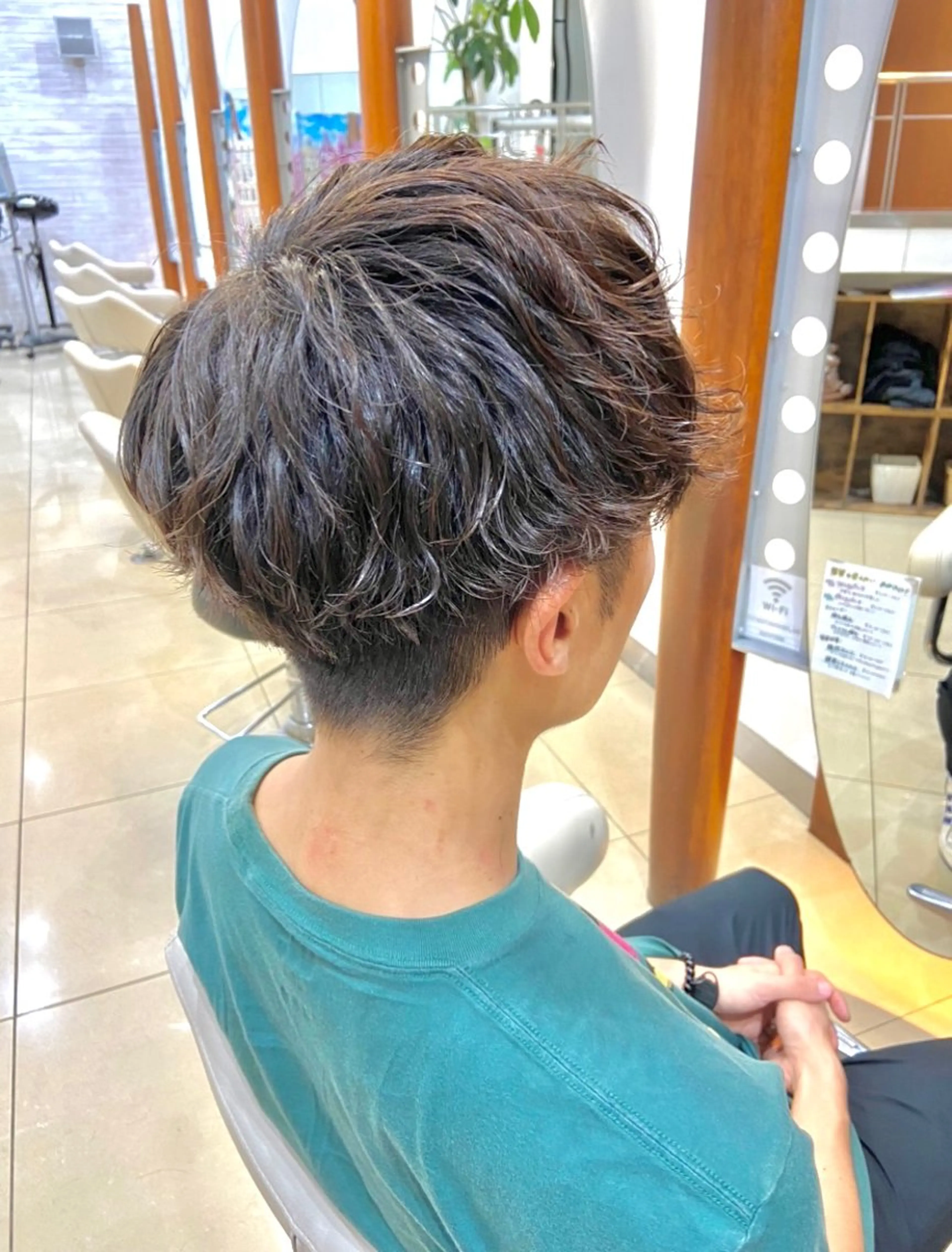 ミディアム パーマ メンズ カット パーマ 🫧ふくだ りな 🕊のヘアスタイル