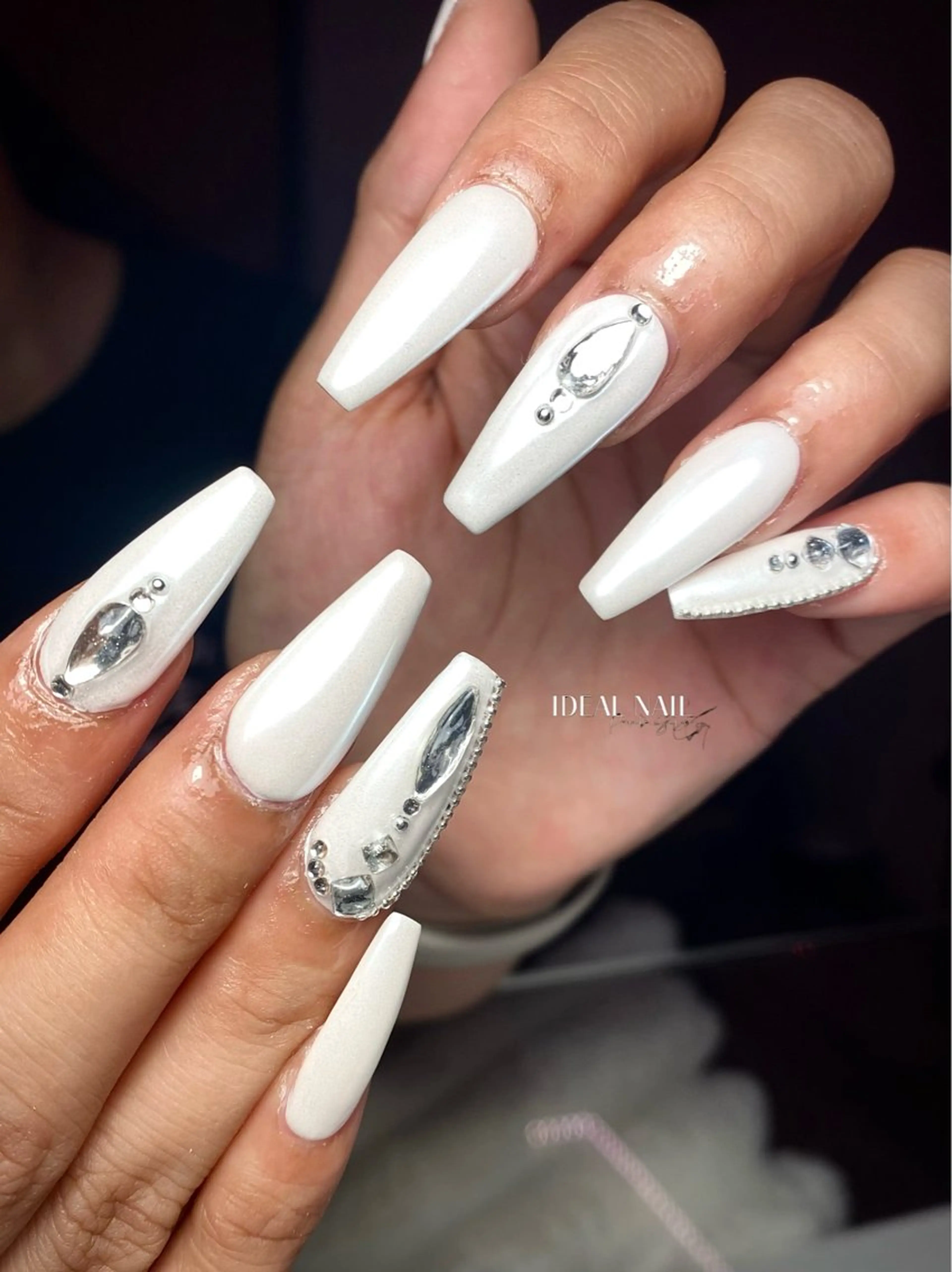 ネイル ハンドネイル IDEAL NAIL Private Nail Salon所属・IDEAL NAIL 【アルコネラ敏美】のネイルデザイン
