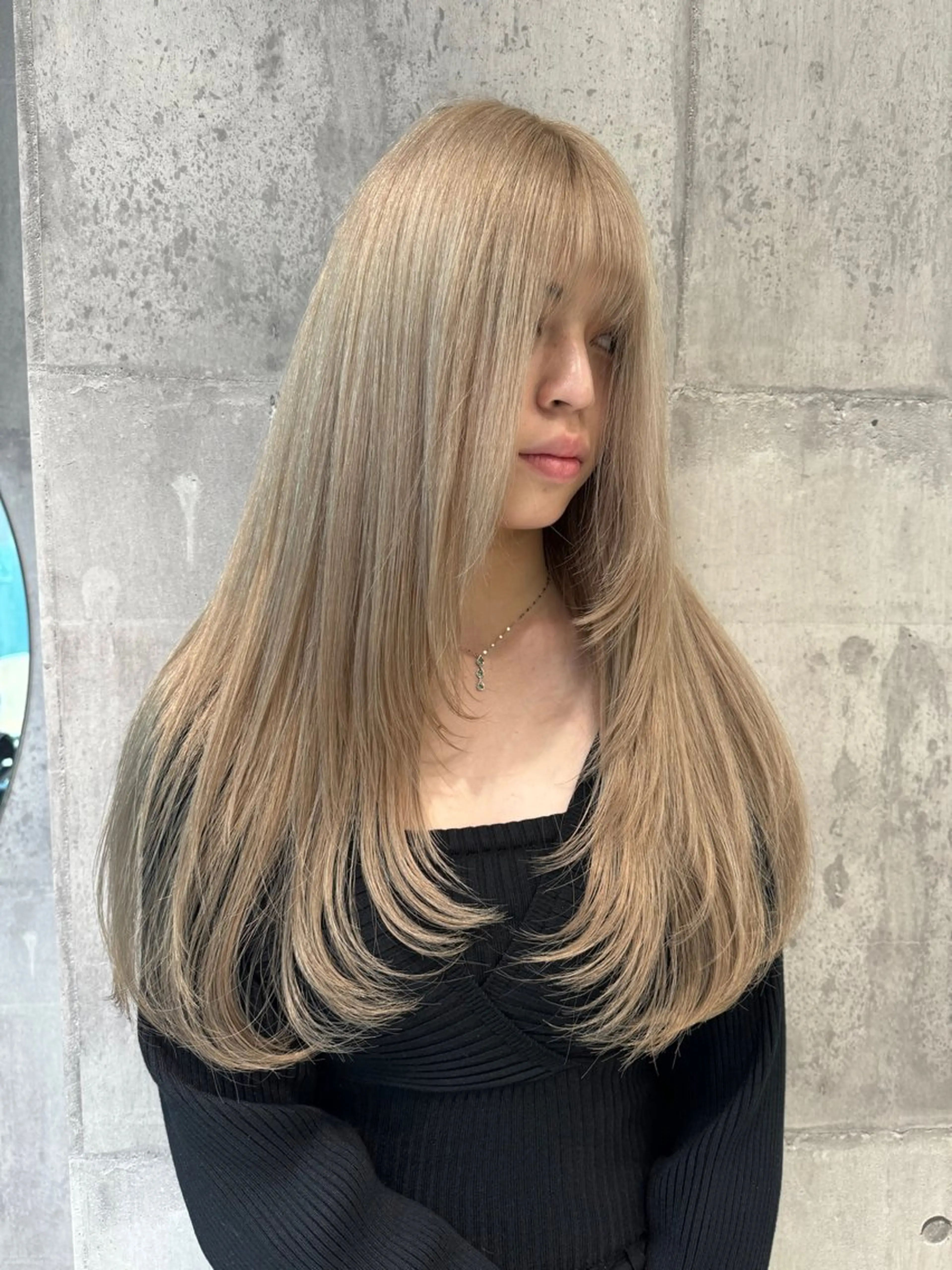 ロング レイヤーカット 深野 ちさとのヘアスタイル