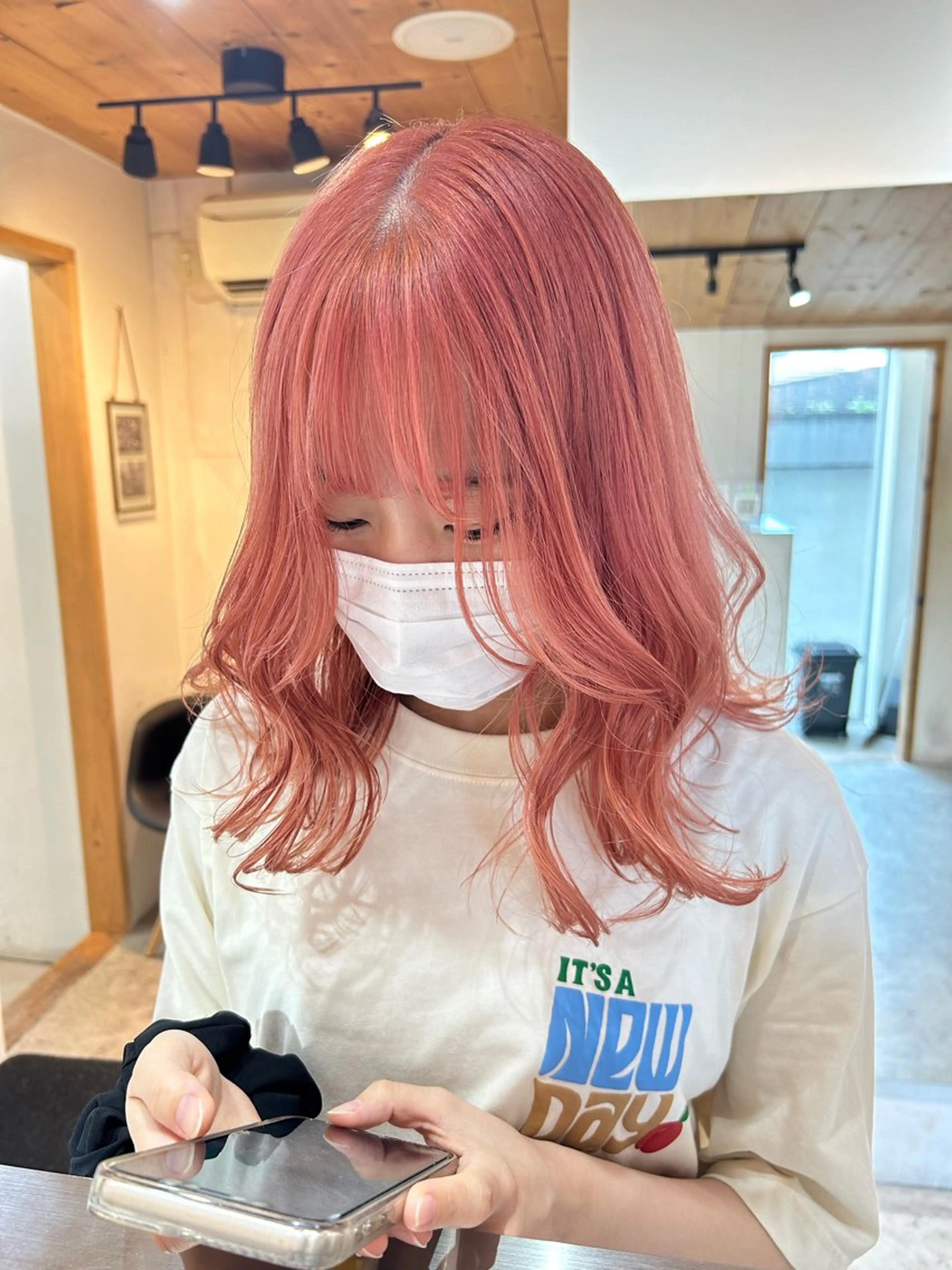 ミディアム カラー メンズ ピンクカラー カット ヘアカラー トリートメント 🧸艶々韓国ヘア 🧁mizunaのヘアスタイル