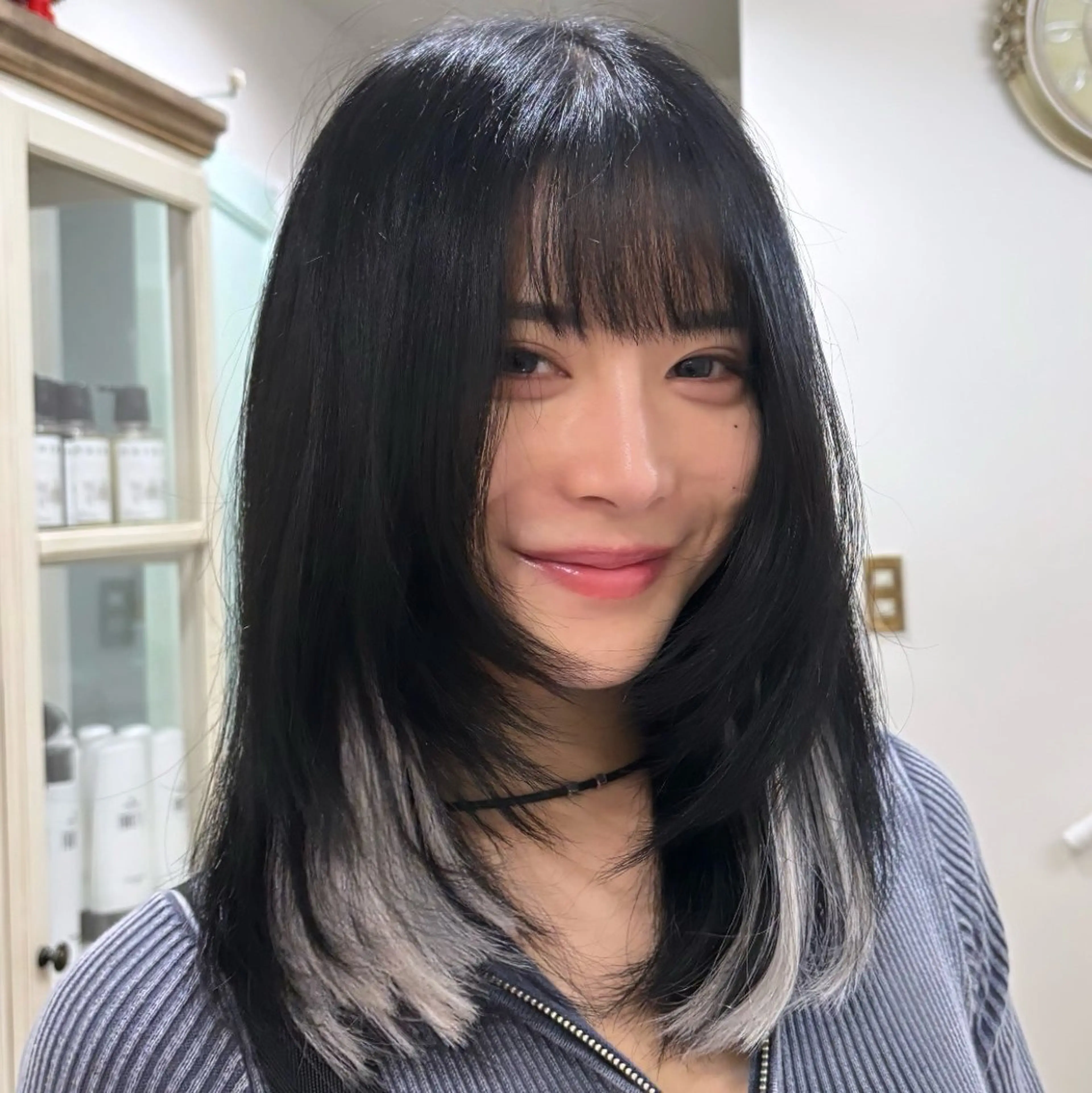 ミディアム エクステ レイヤーカット エクステ 美容室ORIKA /AI  ブリーチのヘアスタイル