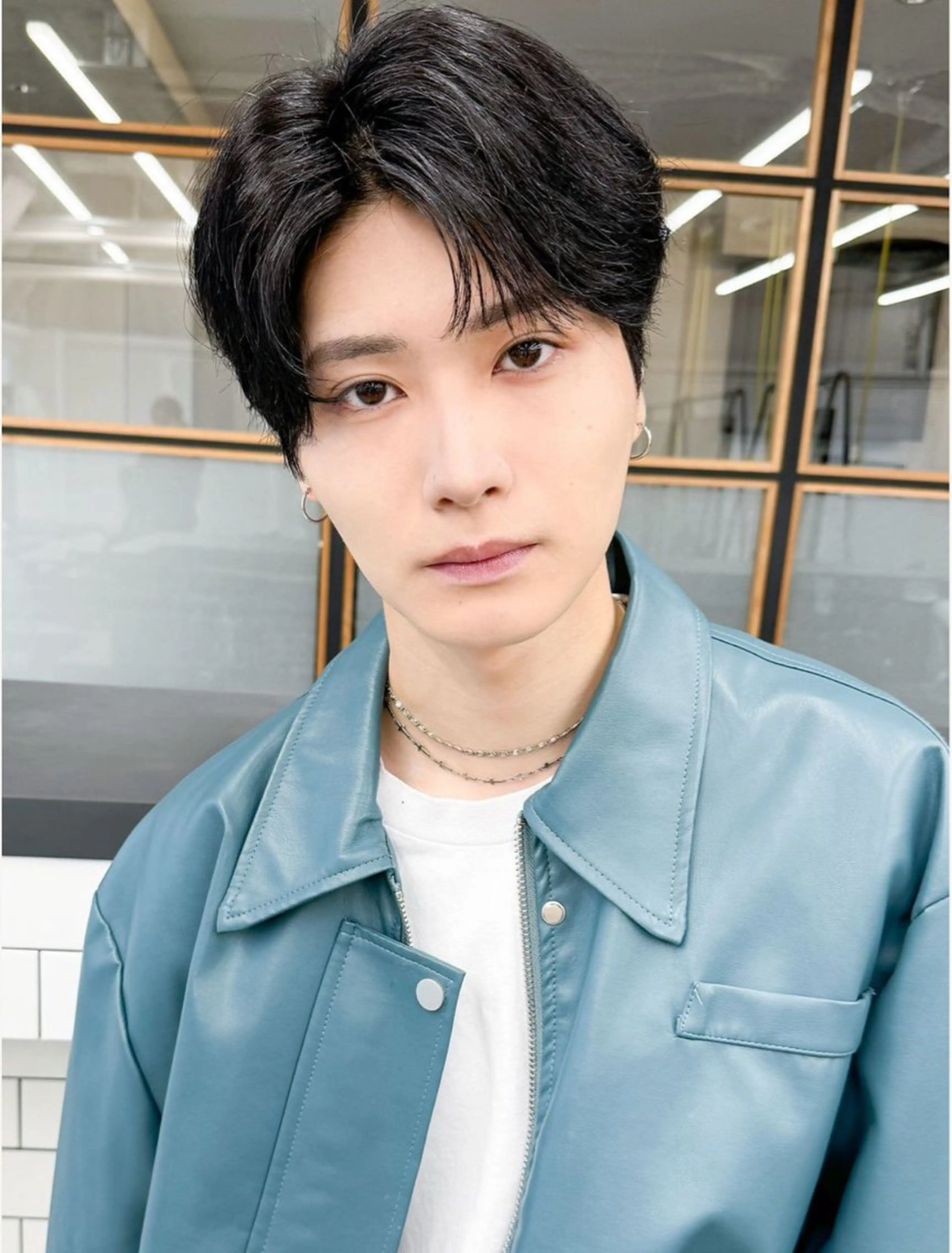 ショート パーマ メンズ センターパート ダウンパーマ メンズ韓国風 韓国マッシュ マッシュ 加藤 いくみのヘアスタイル