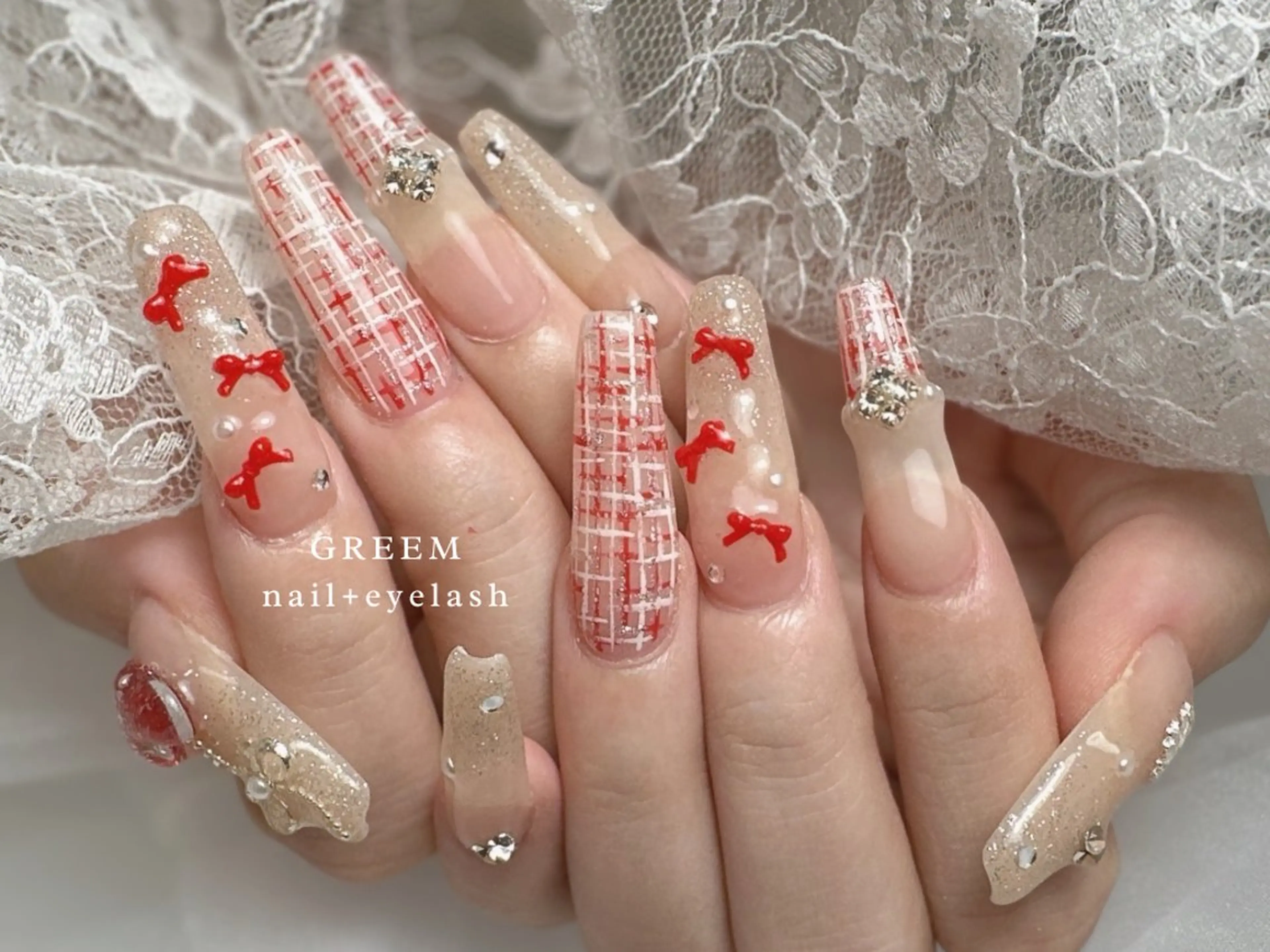 ネイル 赤色 リボン ツイードネイル GREEM グリームのマツエク・マツパデザイン