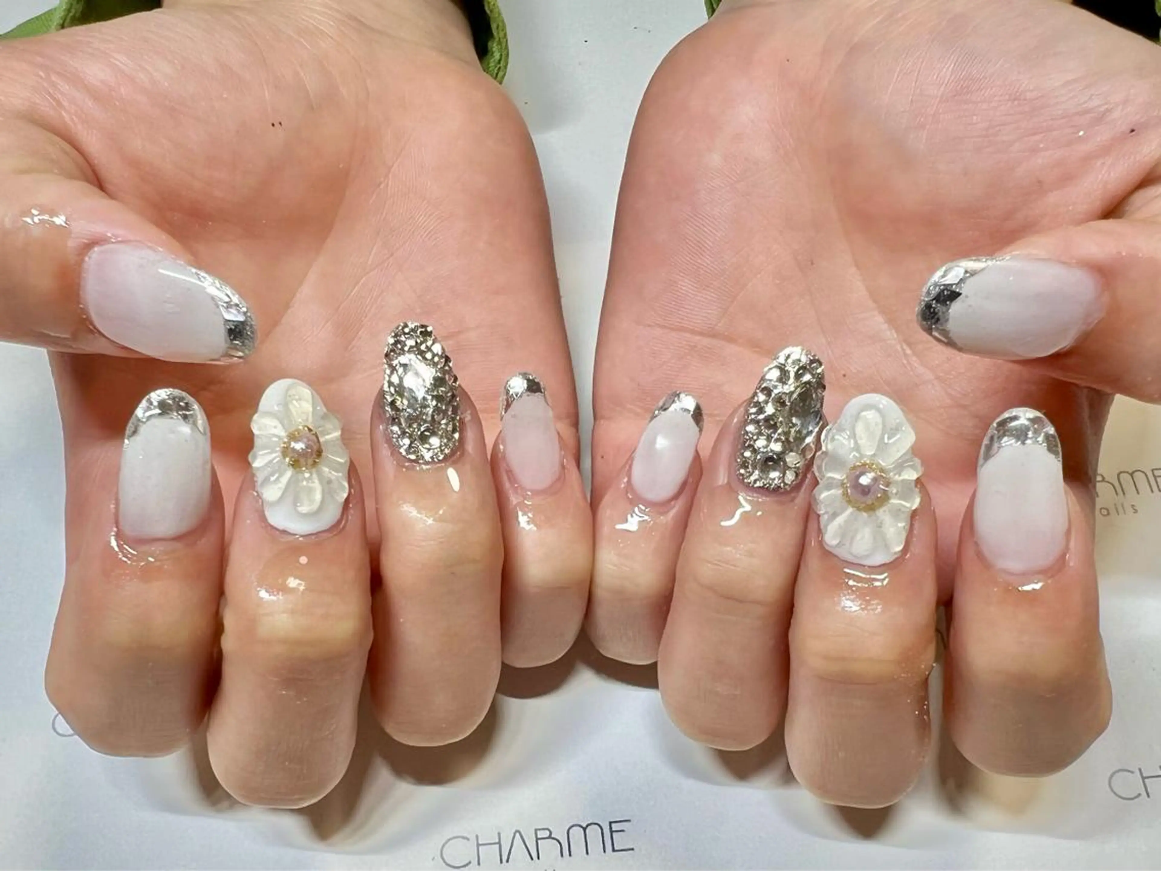 ネイル フレンチネイル ガラスフレンチ ぷっくりネイル ハンドネイル CHARME 〔RINA〕のネイルデザイン