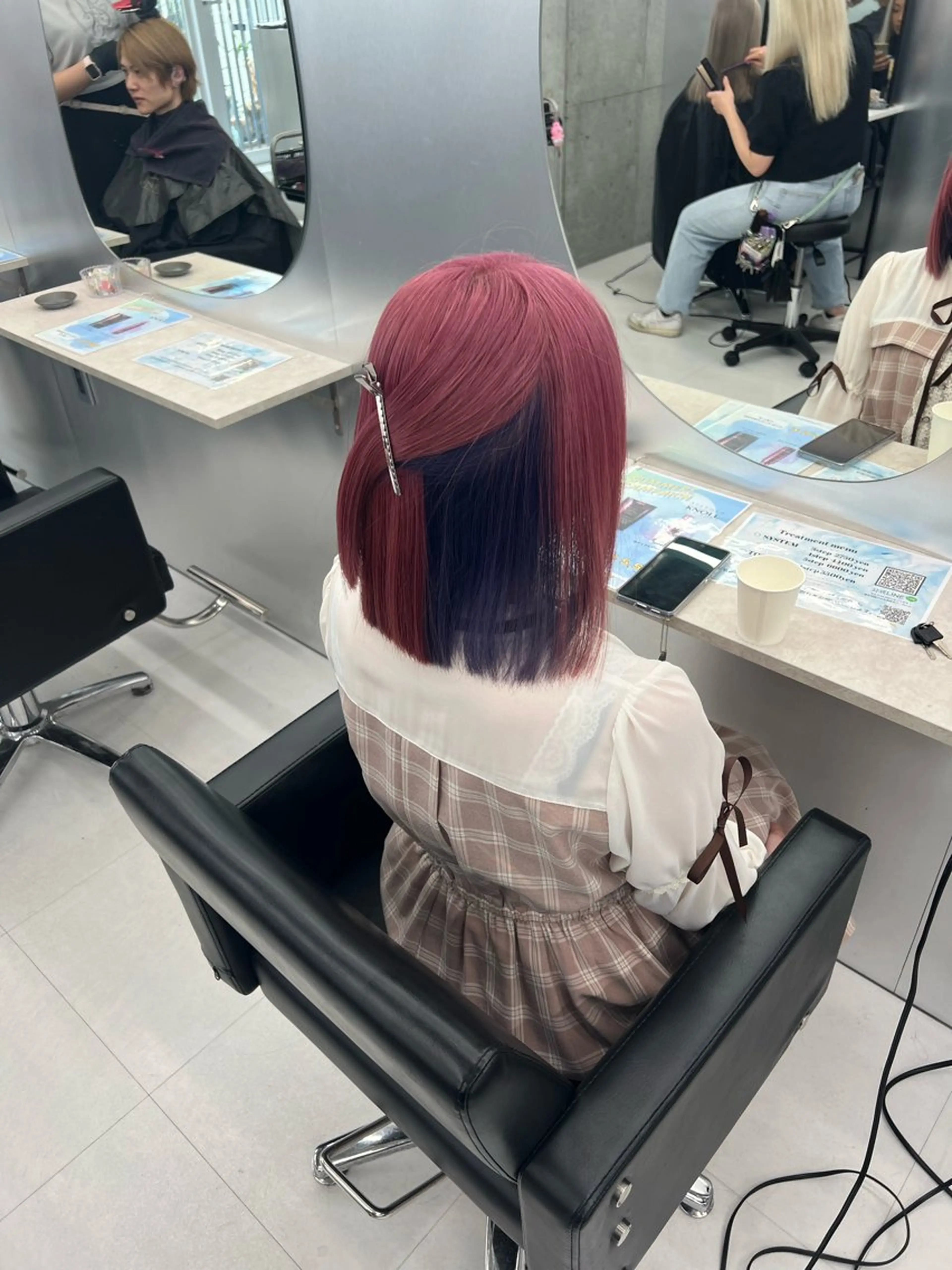ミディアム カラー ヘアカラー トリートメント ヘアセット 👑高評価多数エク ステ×ハイトーン唯澄のヘアスタイル